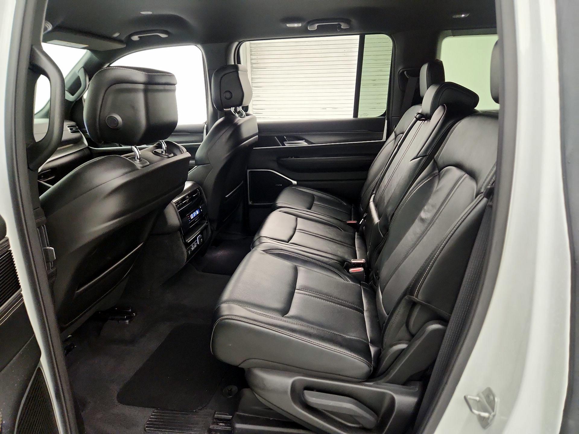 Thumbnail: 2024 Jeep Wagoneer - 20