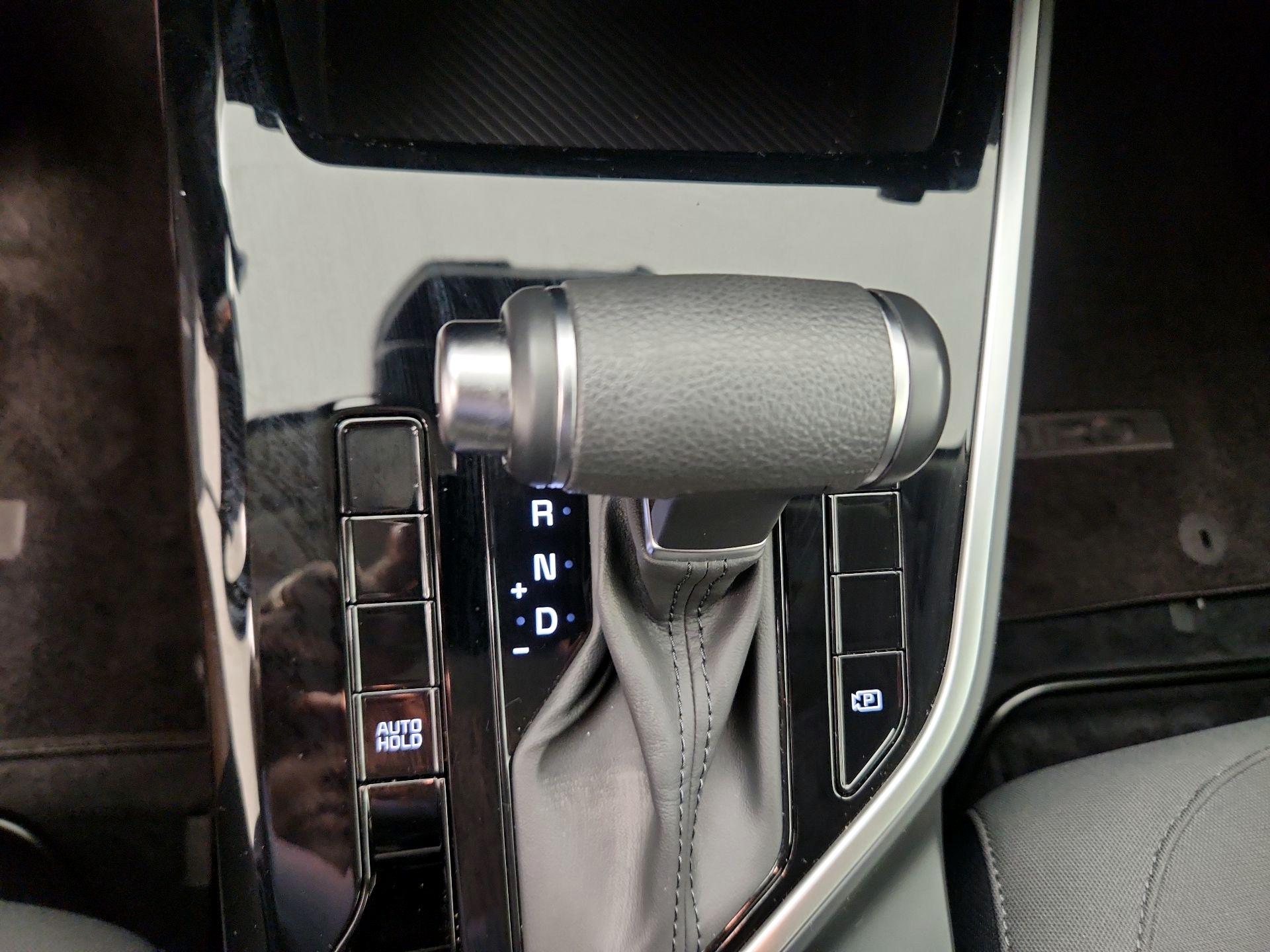 Thumbnail: 2024 Kia Niro - 17