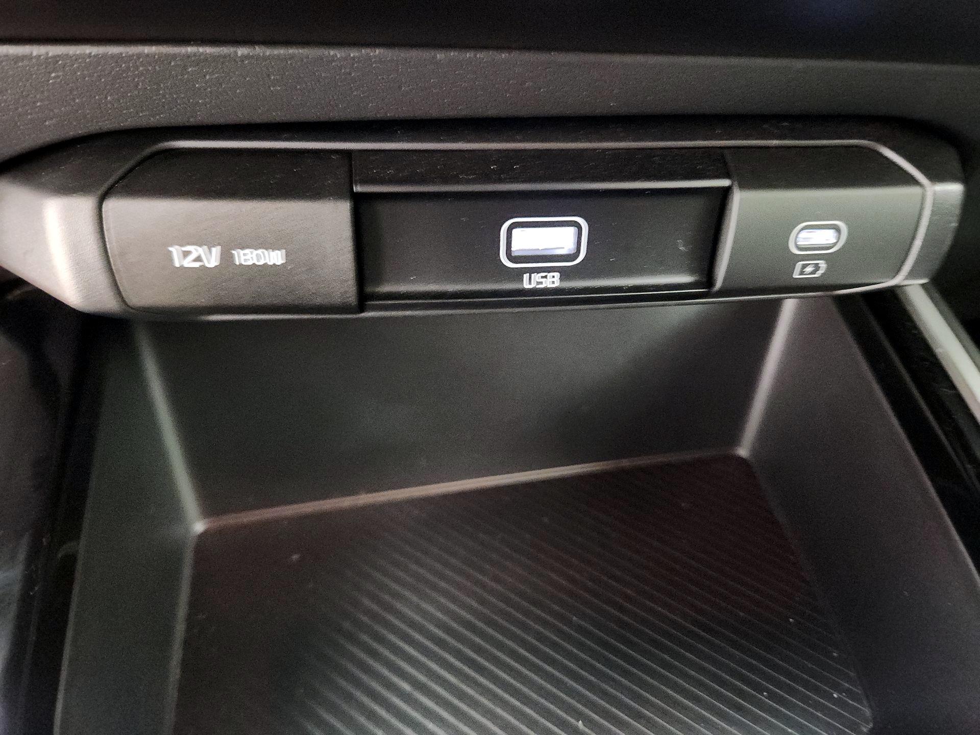 Thumbnail: 2024 Kia Niro - 18