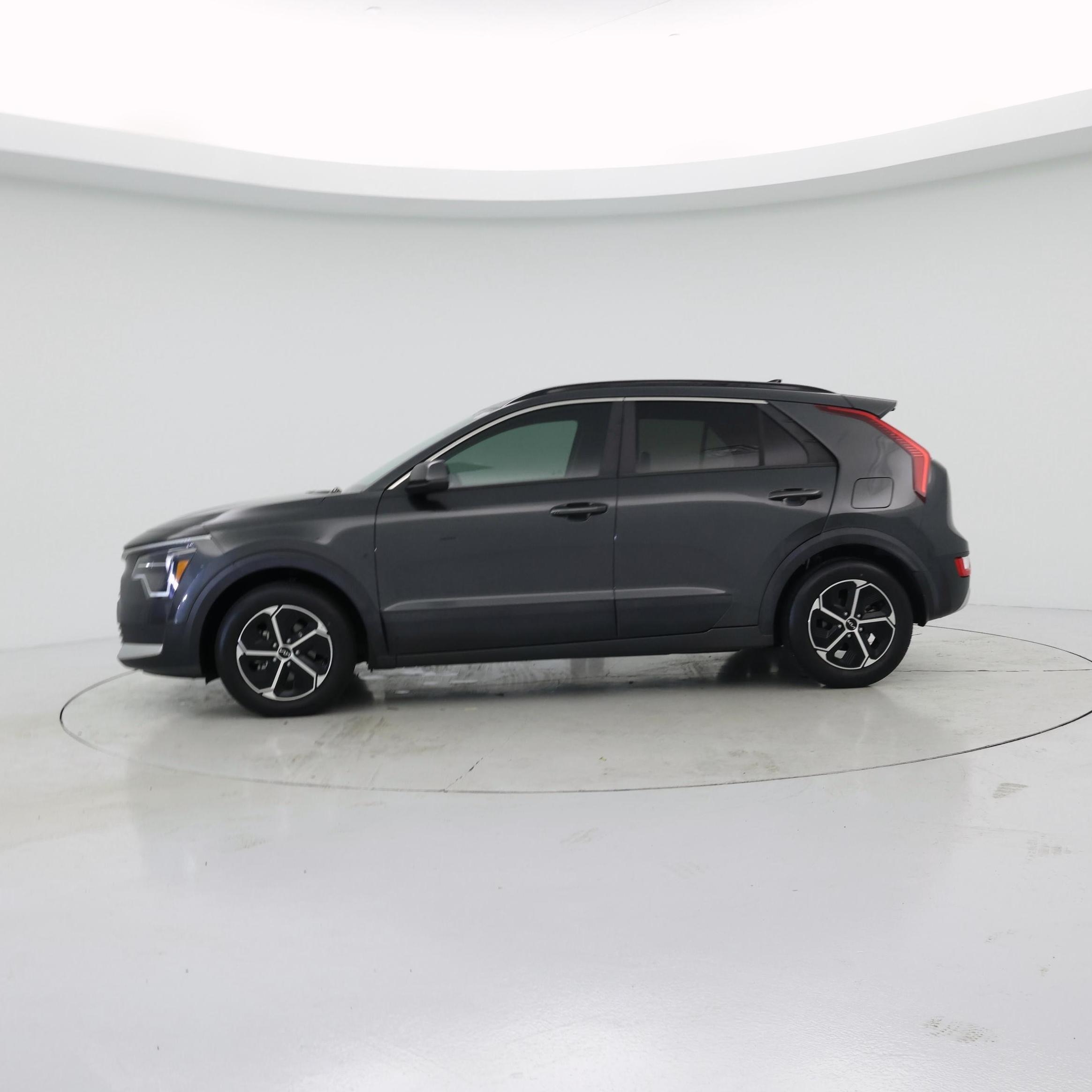 Thumbnail: 2024 Kia Niro - 3