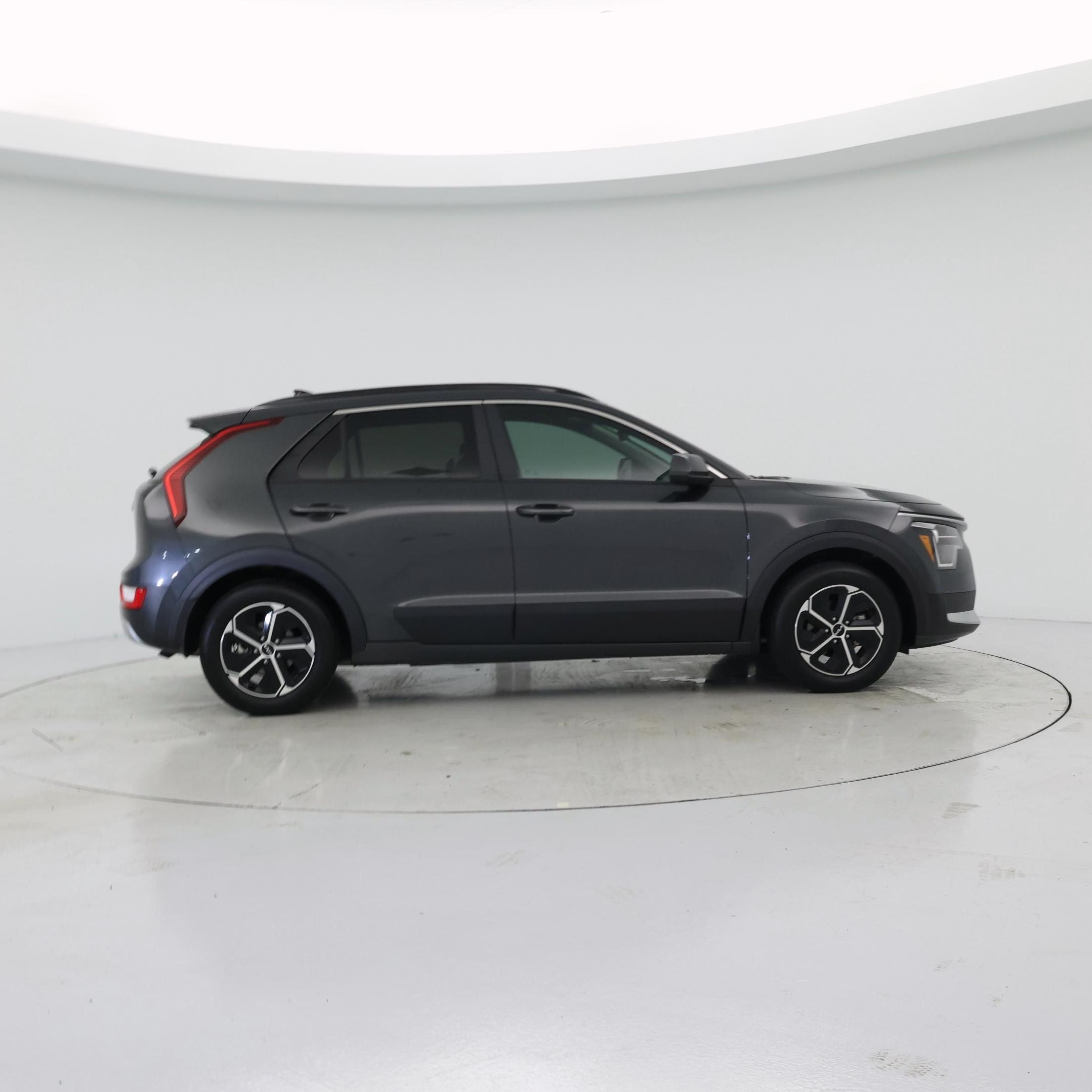 Thumbnail: 2024 Kia Niro - 7