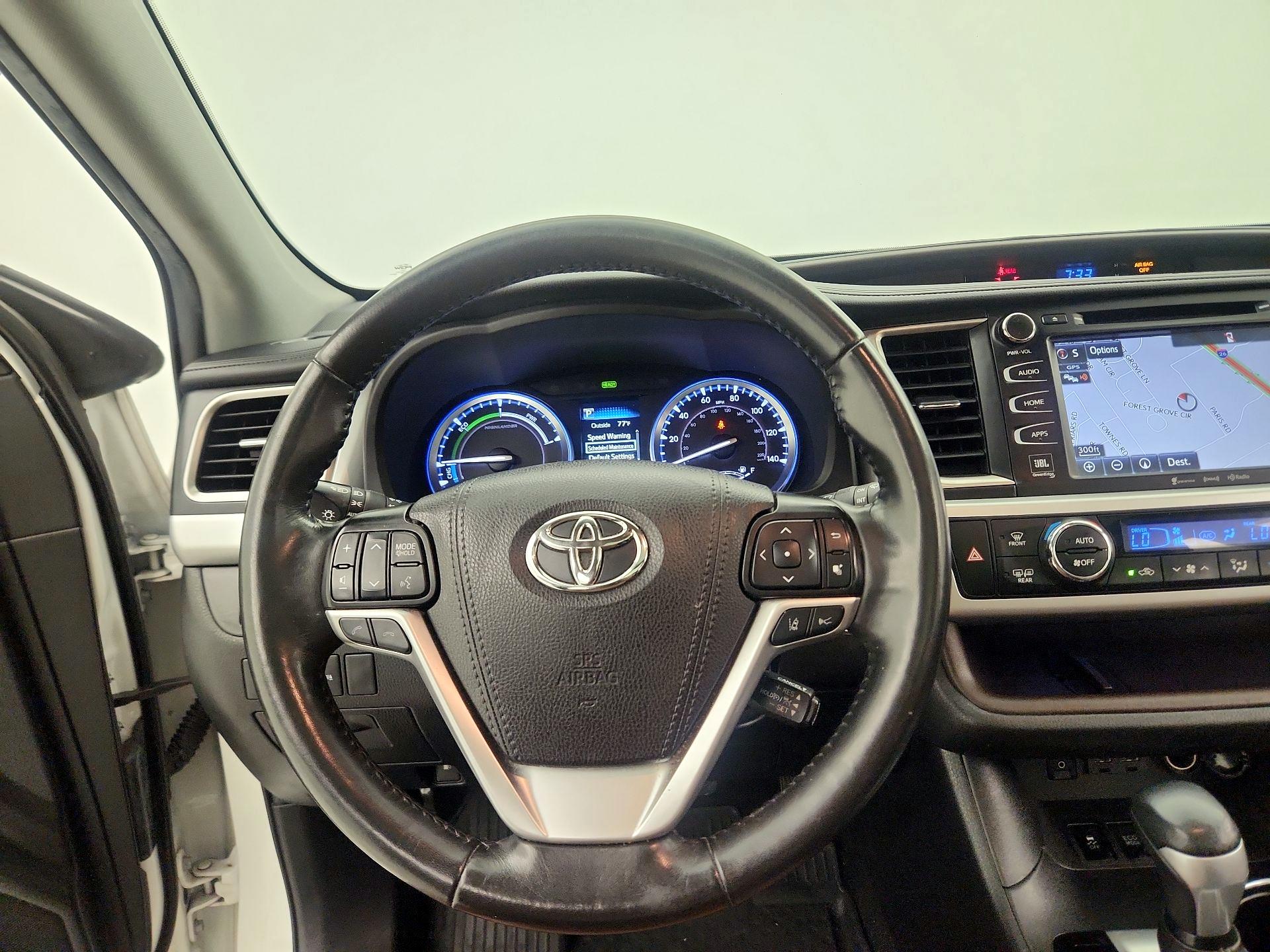 Thumbnail: 2019 Toyota Highlander - 10