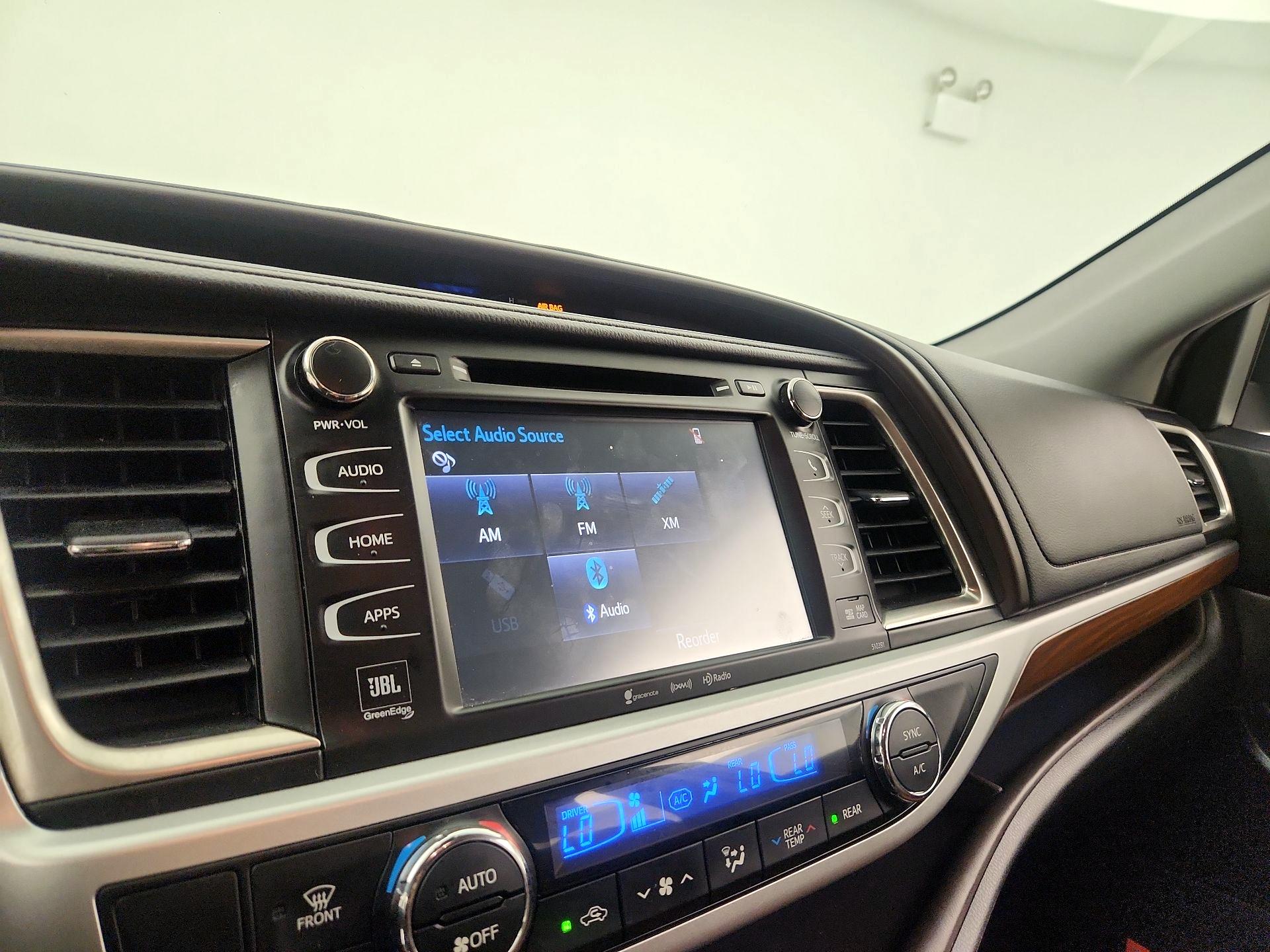 Thumbnail: 2019 Toyota Highlander - 16