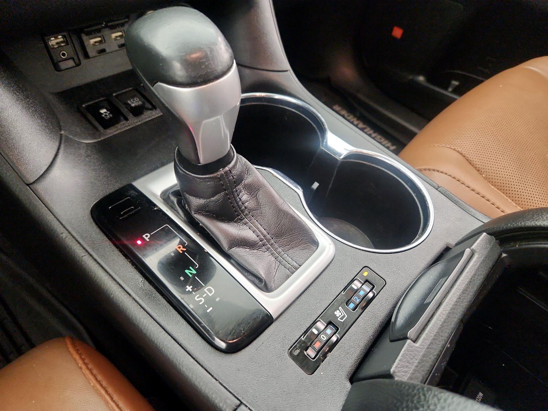 Thumbnail: 2019 Toyota Highlander - 18