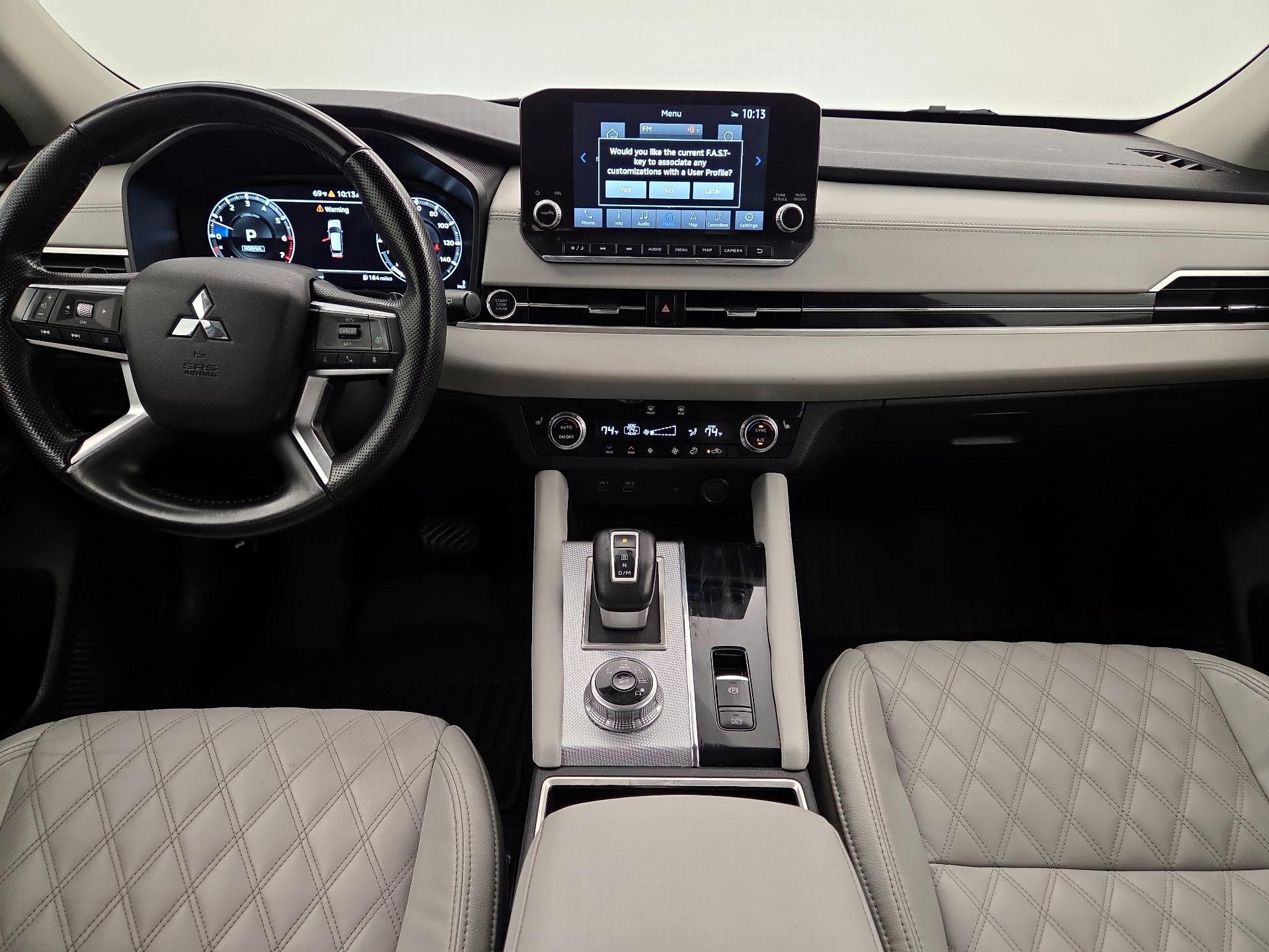 Thumbnail: 2024 Mitsubishi Outlander - 9