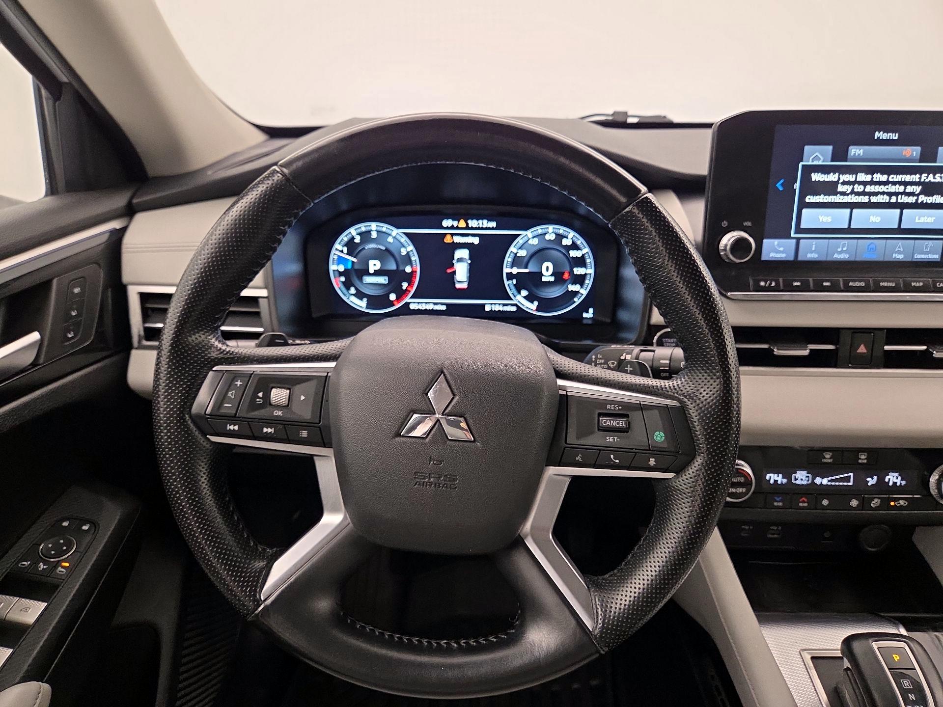 Thumbnail: 2024 Mitsubishi Outlander - 10