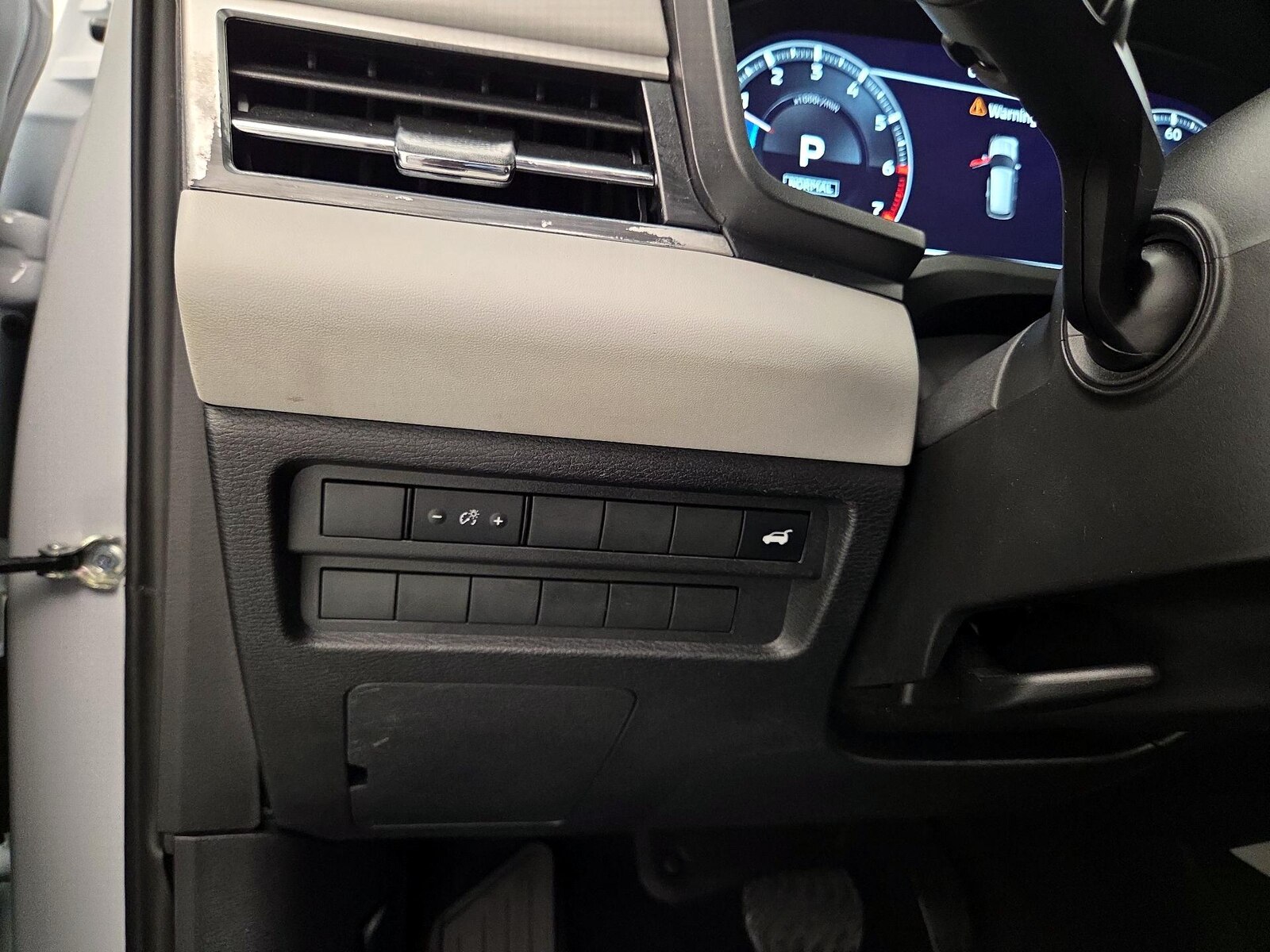 2024 Mitsubishi Outlander SEL - Photo 14