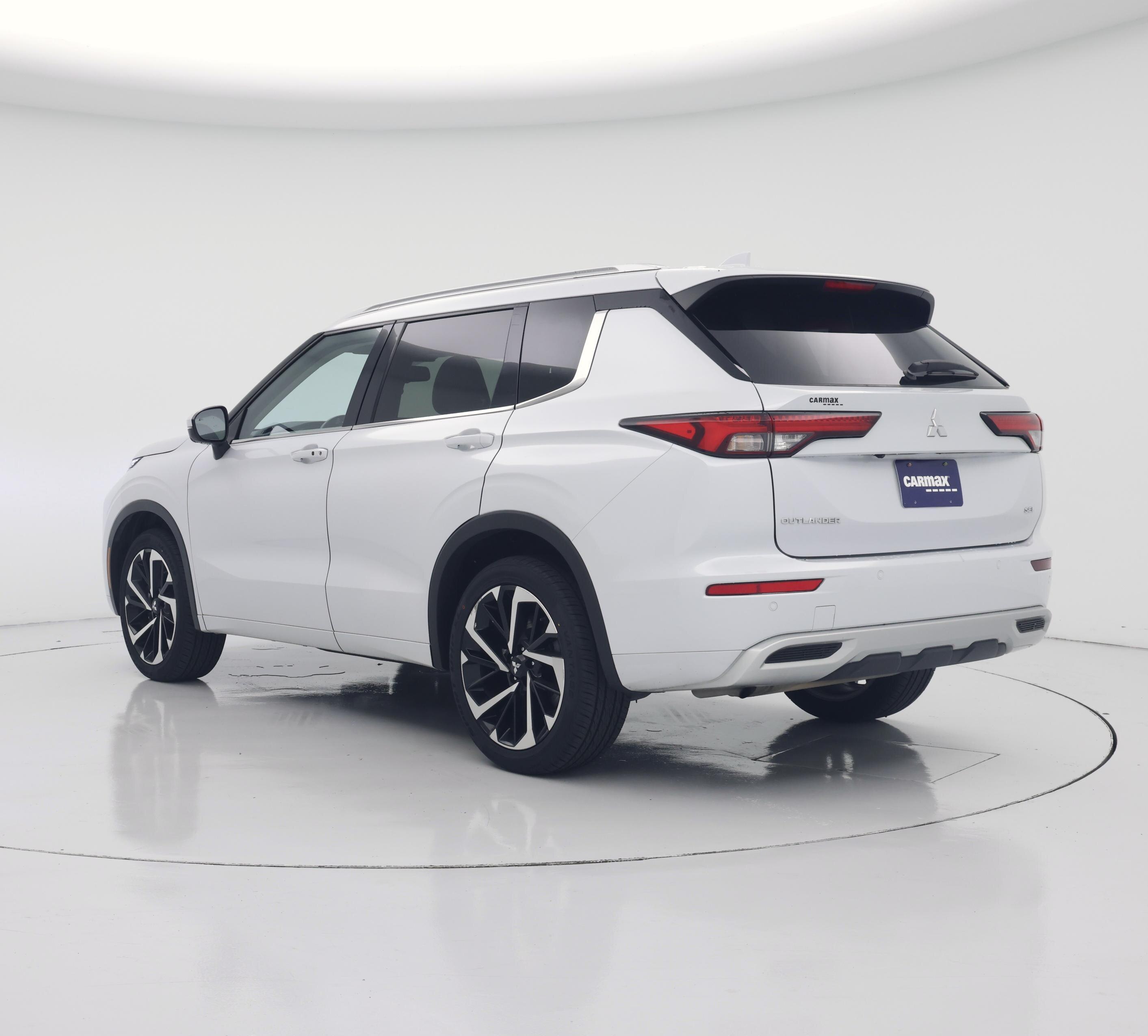 Thumbnail: 2024 Mitsubishi Outlander - 2