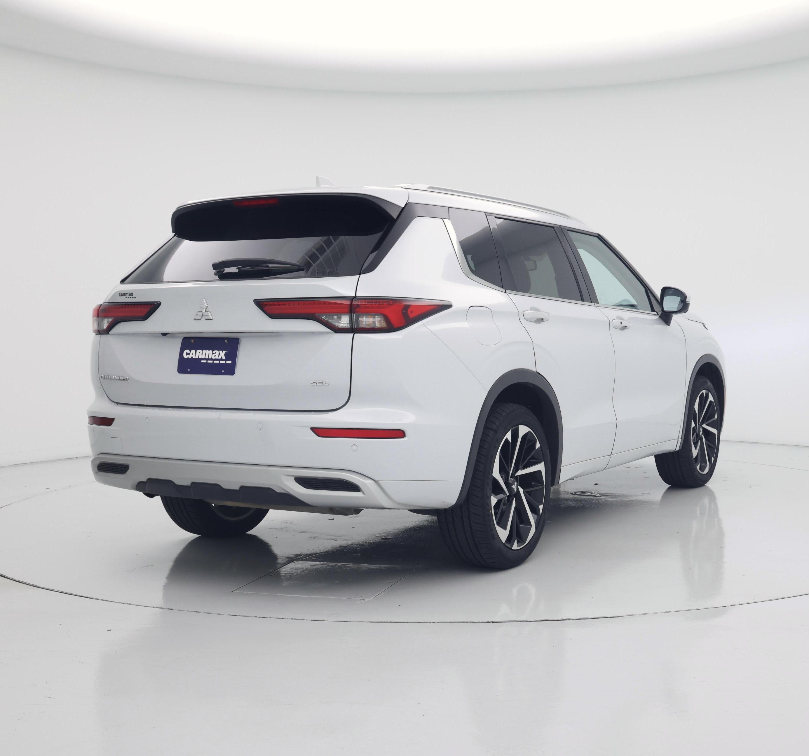 Thumbnail: 2024 Mitsubishi Outlander - 8