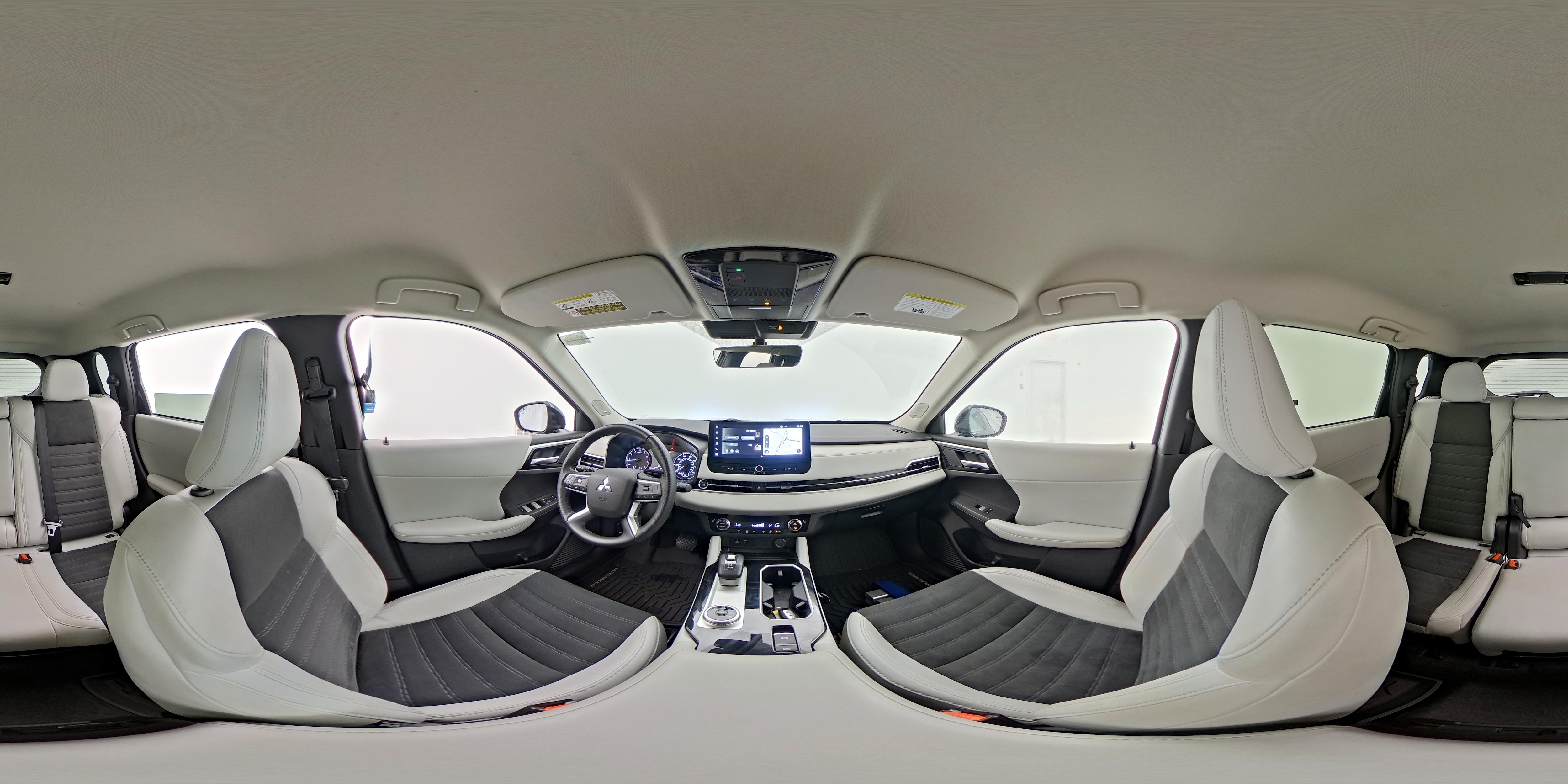2025 Mitsubishi Outlander SE - Photo 24
