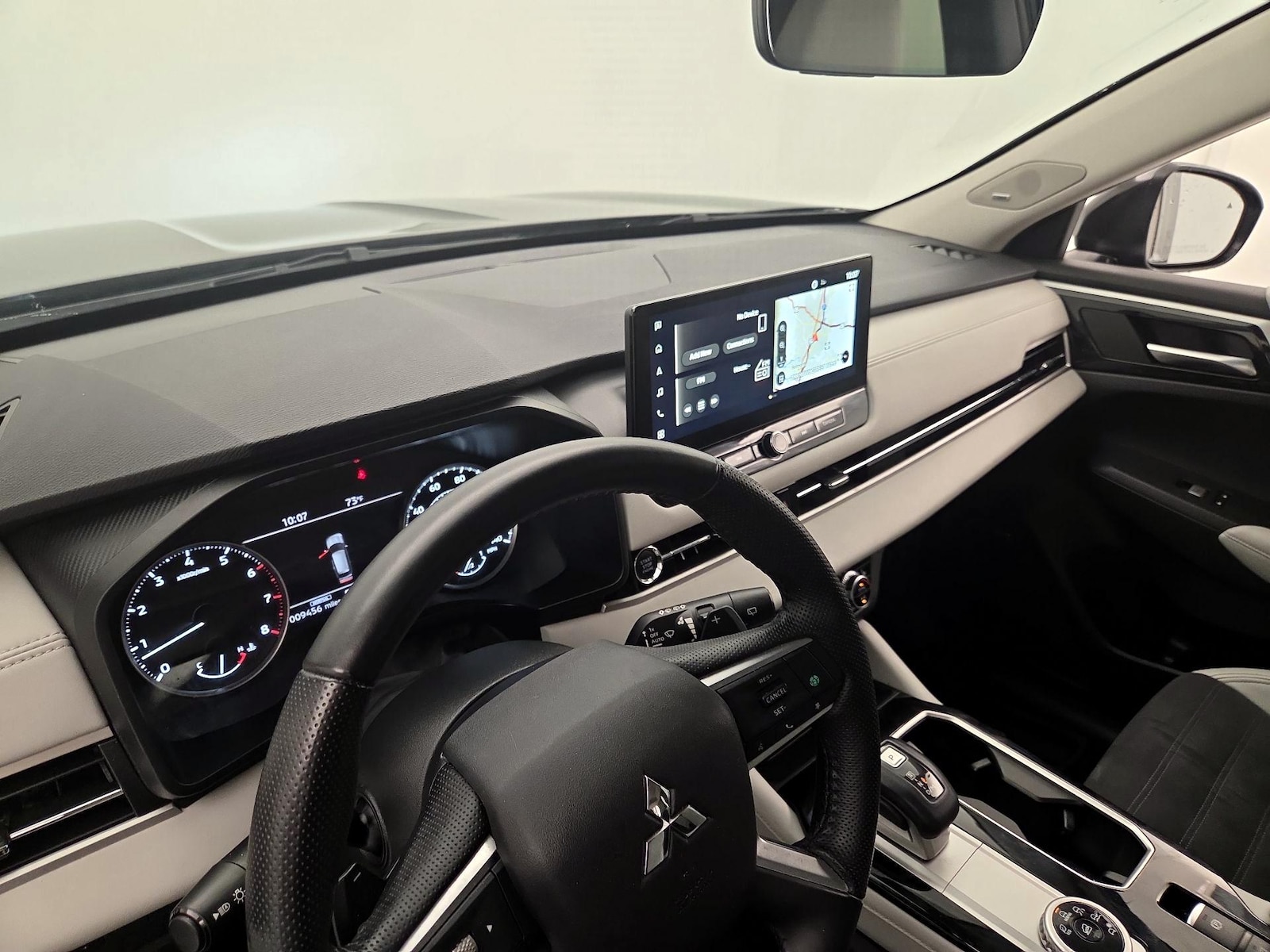 2025 Mitsubishi Outlander SE - Photo 10