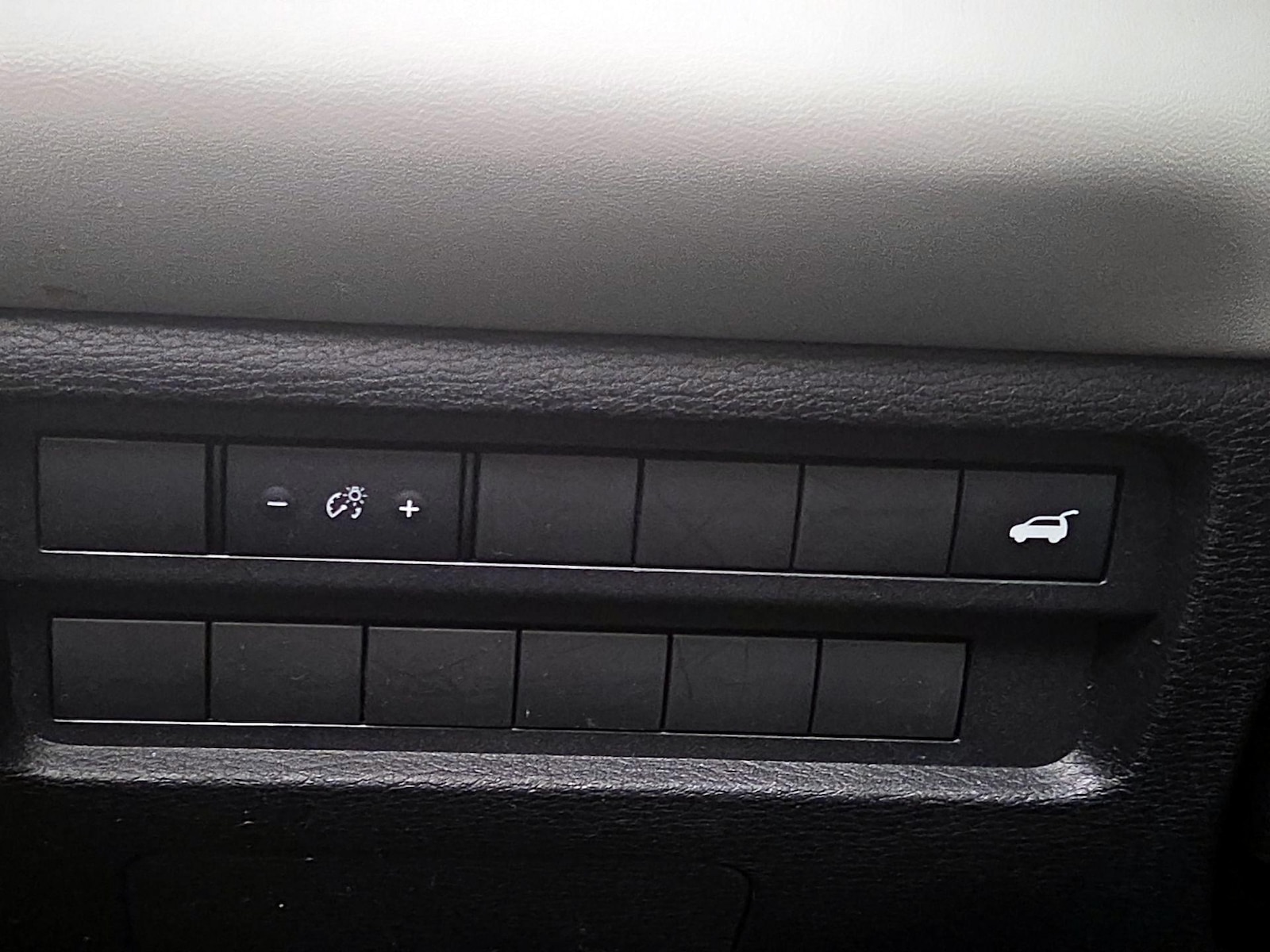 2025 Mitsubishi Outlander SE - Photo 14