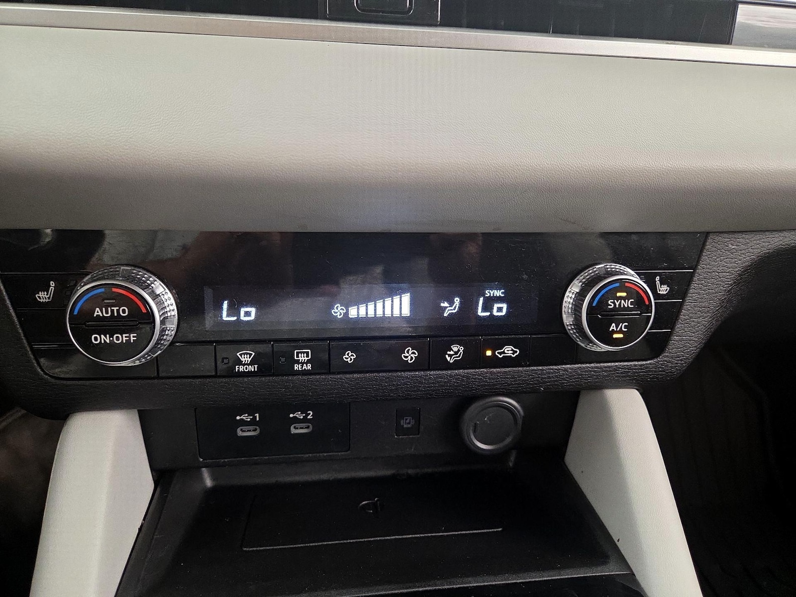 2025 Mitsubishi Outlander SE - Photo 17