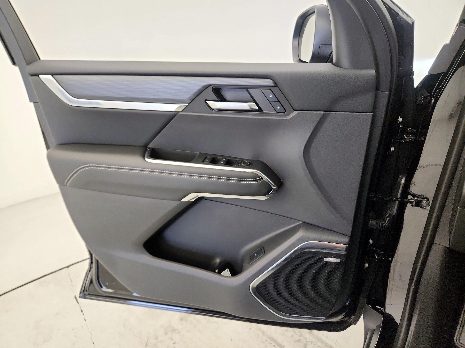 Thumbnail: 2025 GMC Acadia - 12