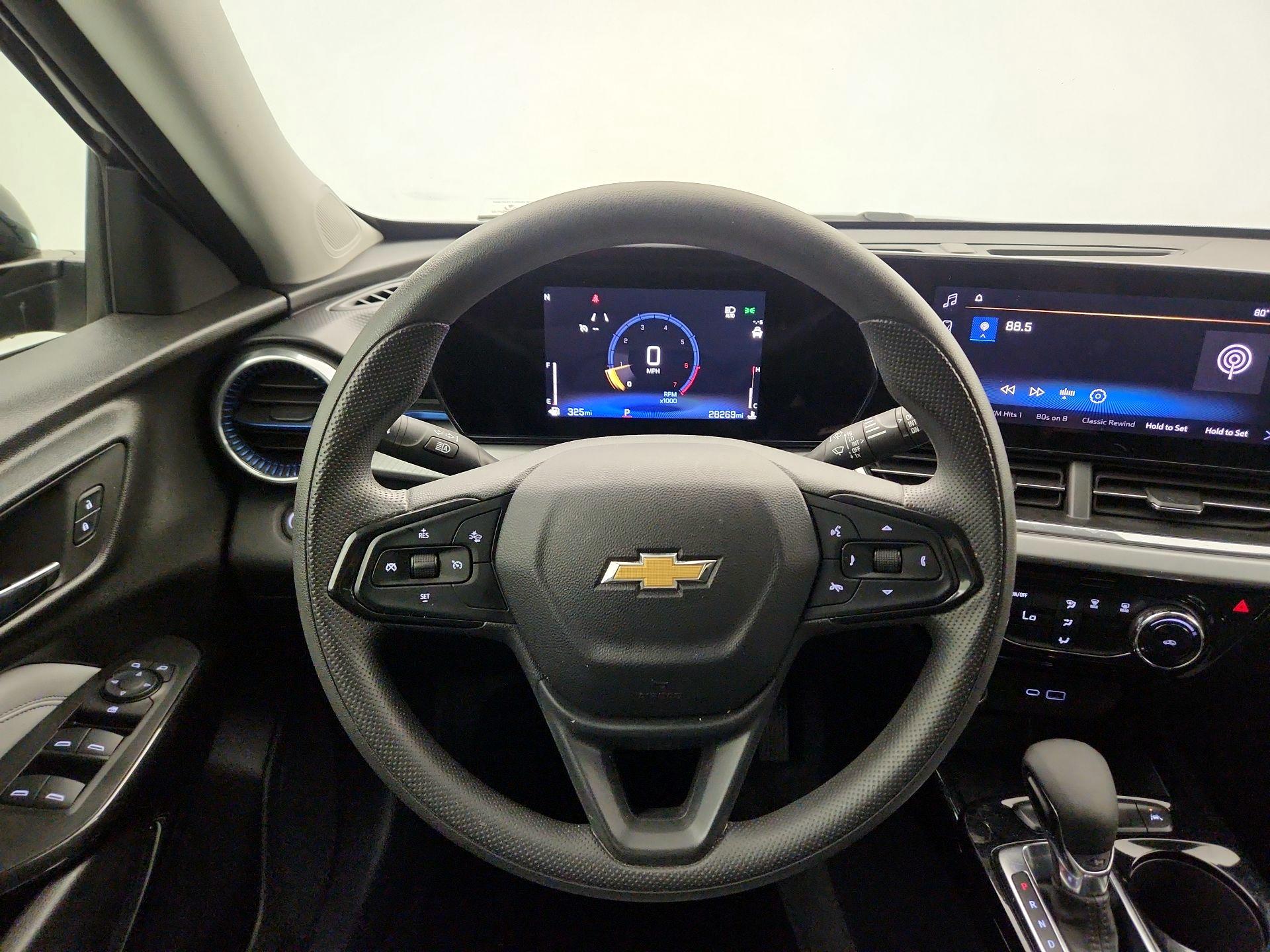 Thumbnail: 2024 Chevrolet Trax - 10