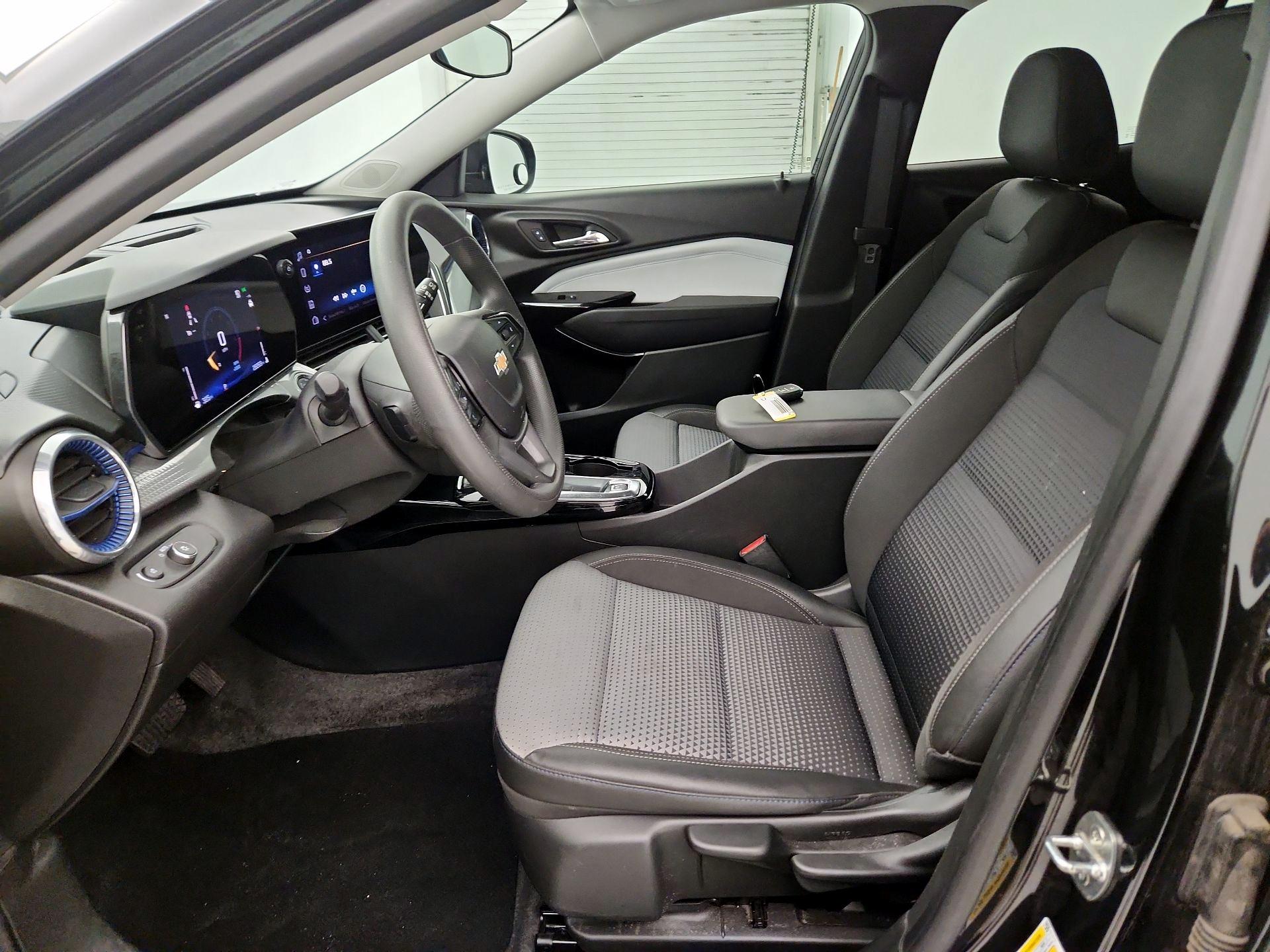 Thumbnail: 2024 Chevrolet Trax - 11