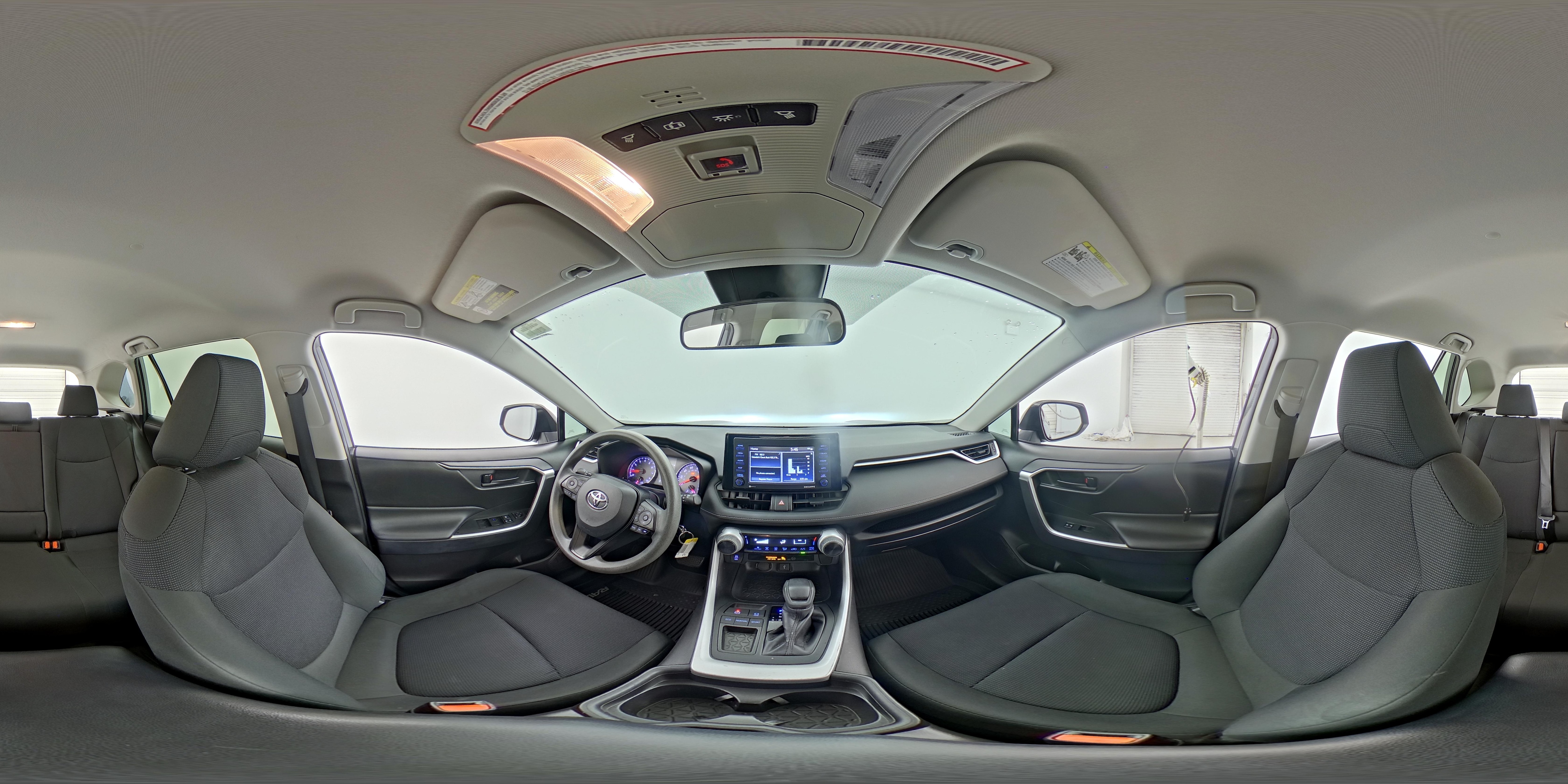 2020 Toyota RAV4 LE - Photo 24
