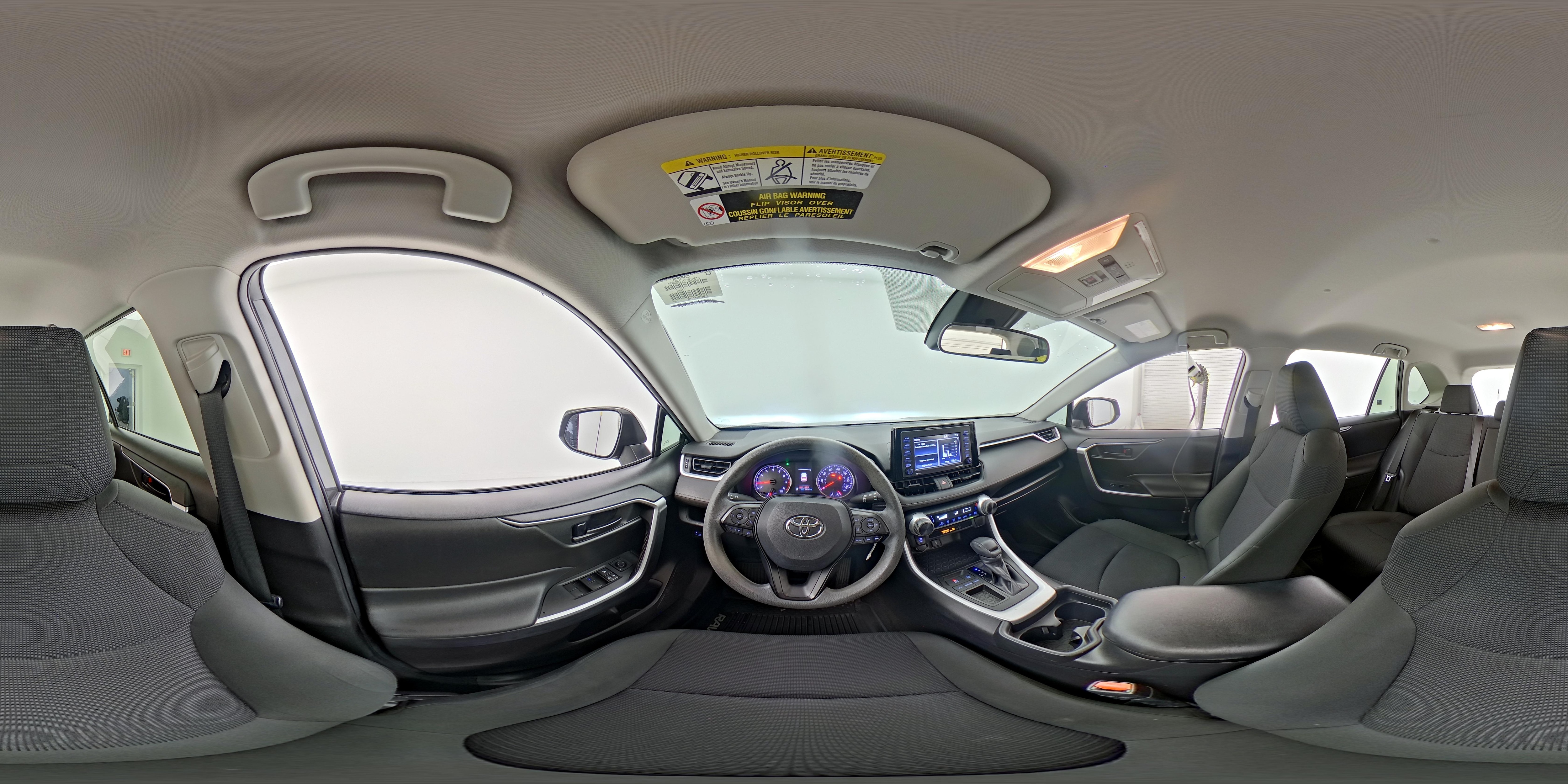 2020 Toyota RAV4 LE - Photo 26