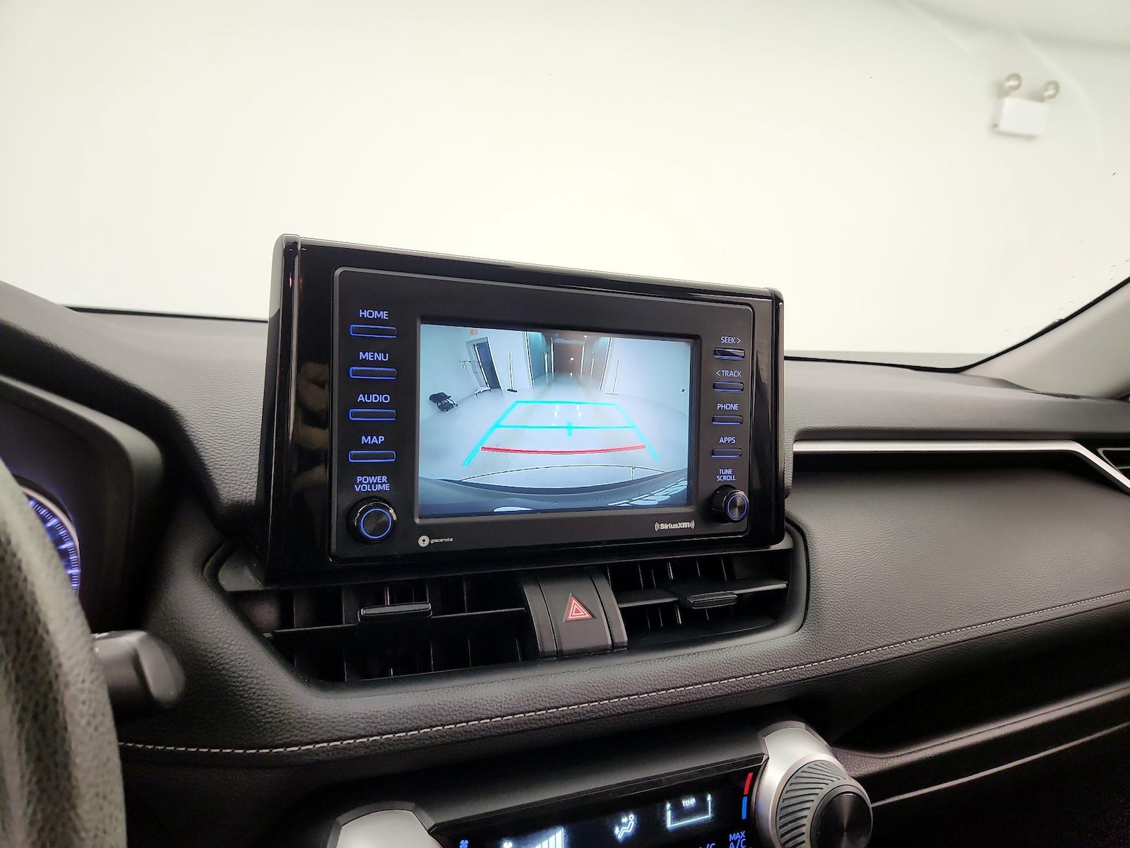 2020 Toyota RAV4 LE - Photo 15