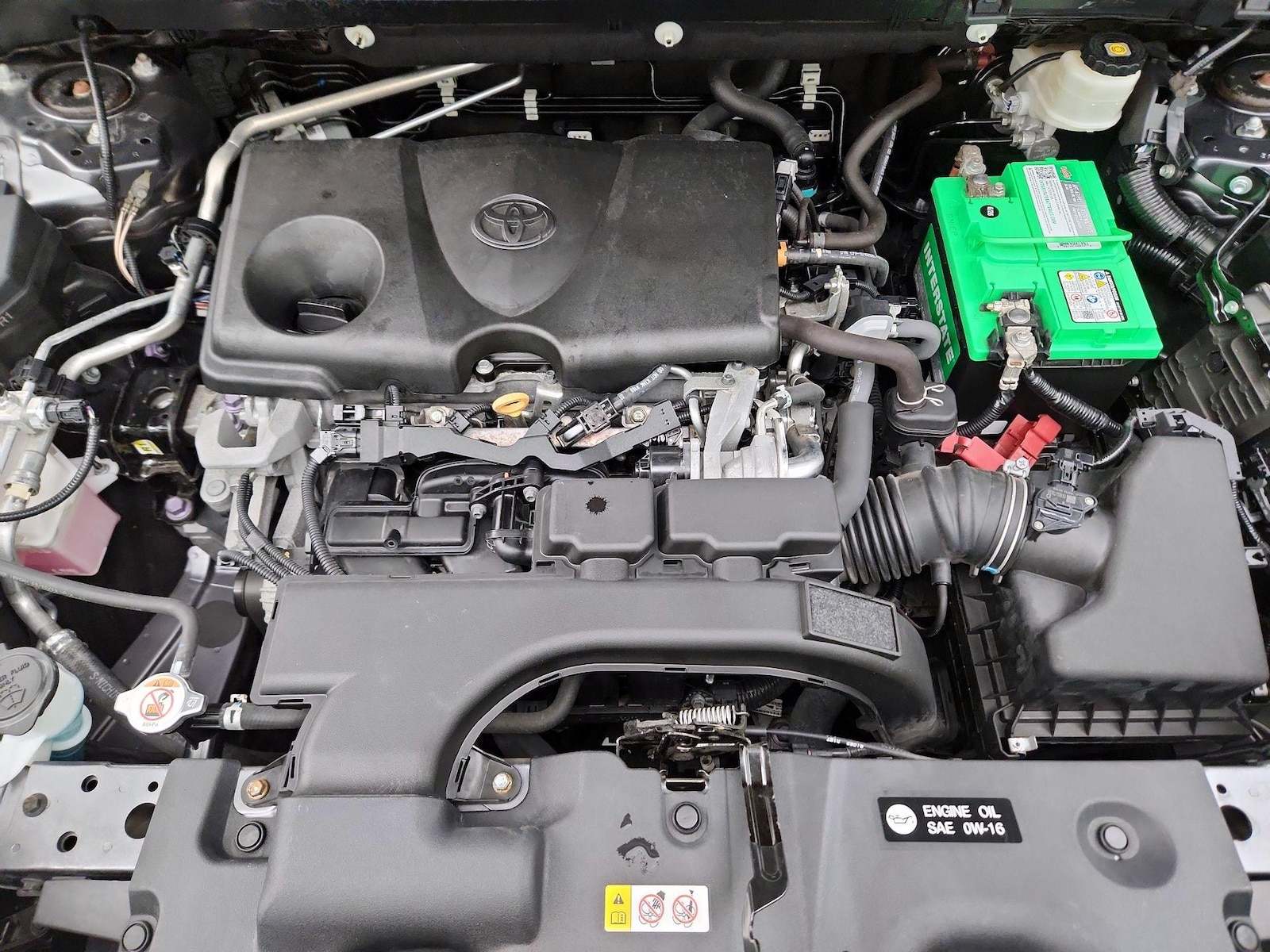 2020 Toyota RAV4 LE - Photo 22