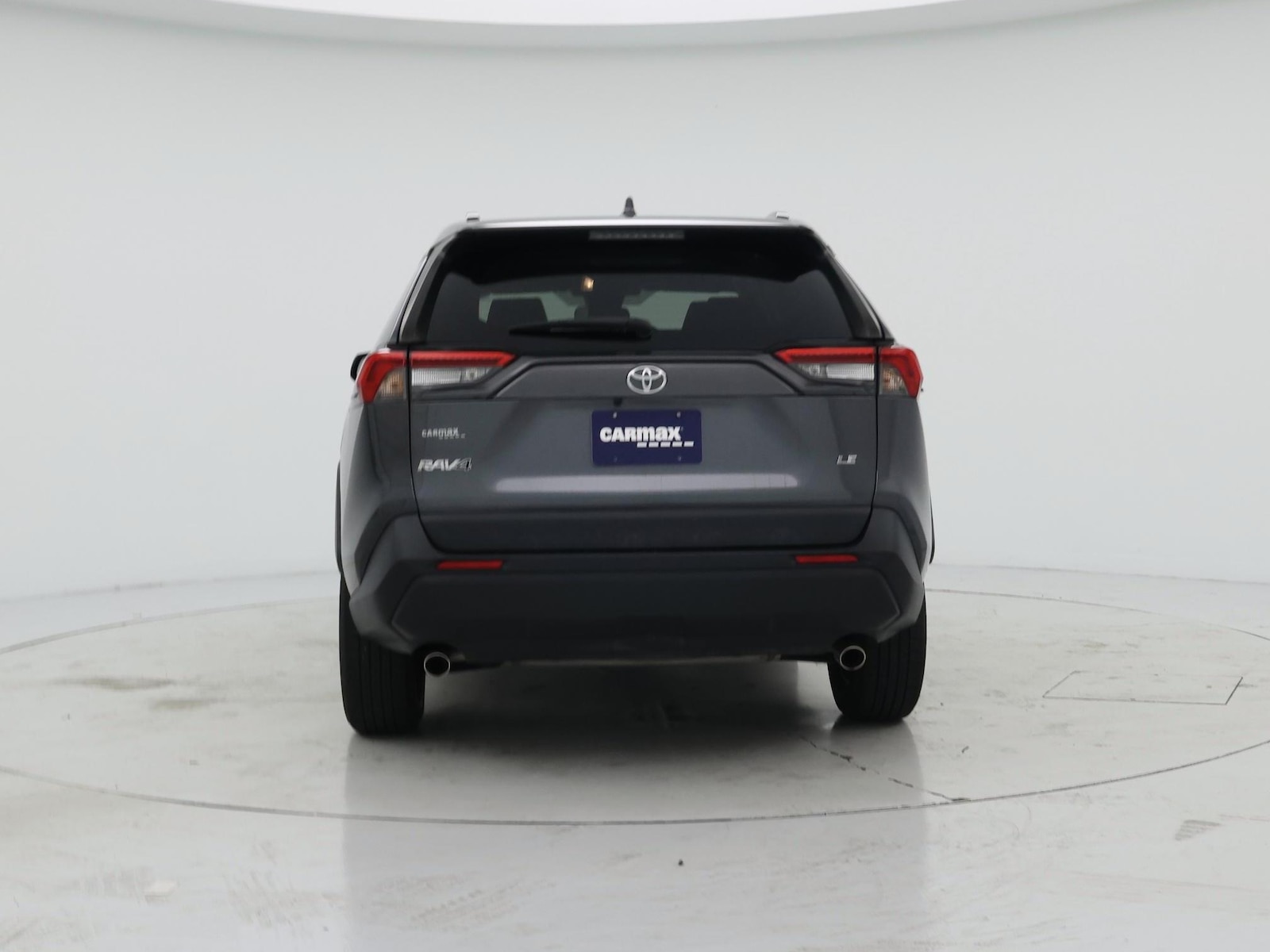 2020 Toyota RAV4 LE - Photo 7