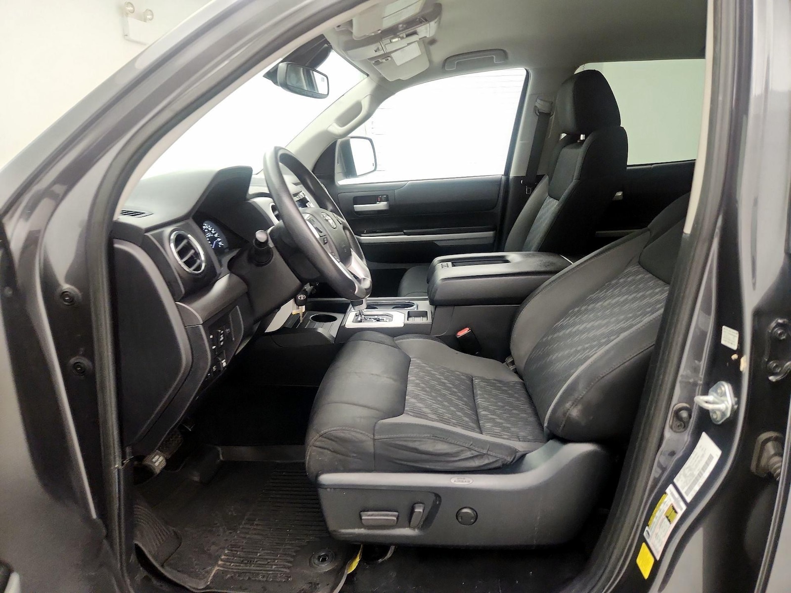 Power Seat(s) & Side Airbags