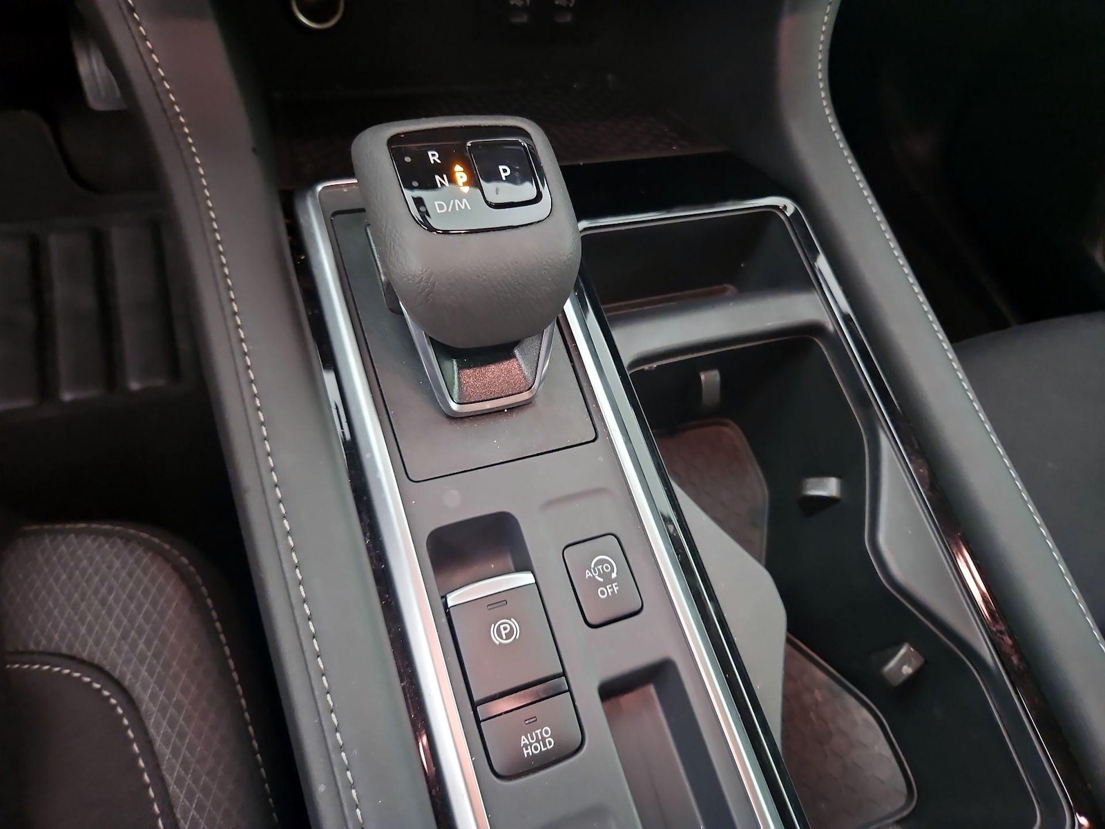 2026 Nissan Pathfinder SV - Photo 18