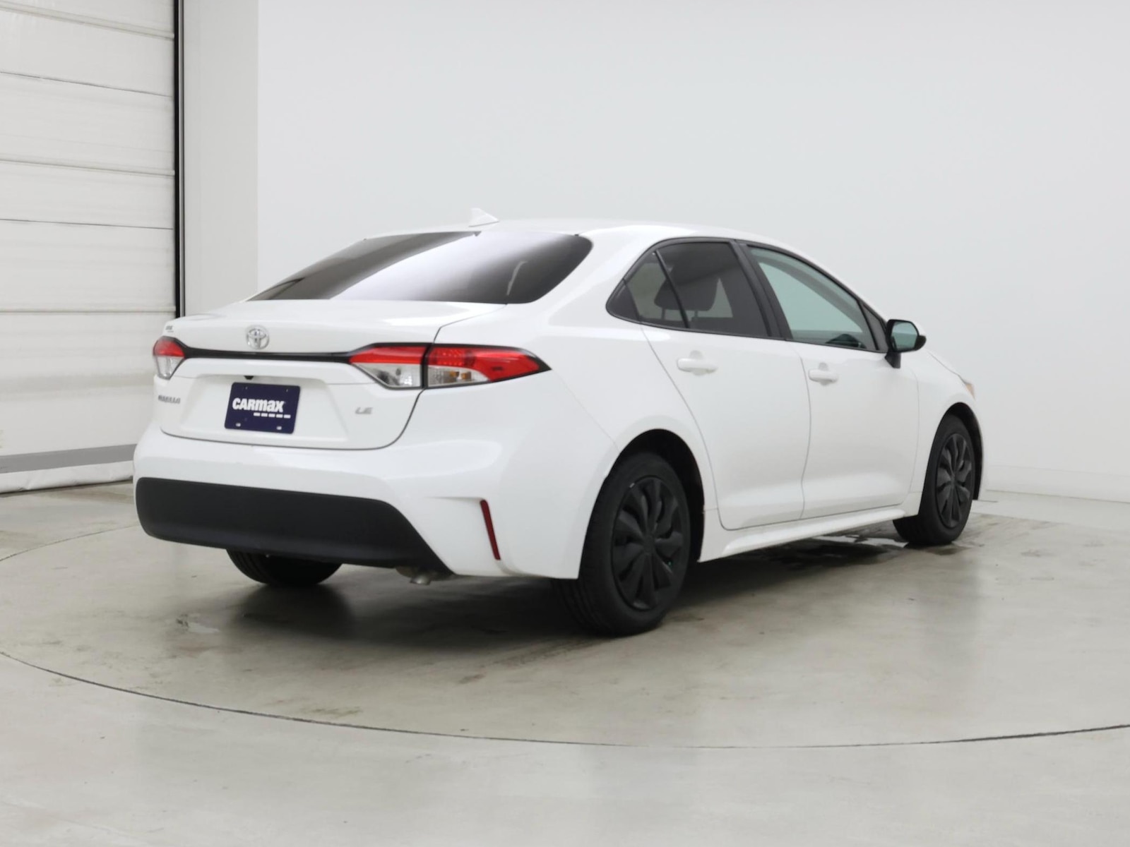 2025 Toyota Corolla LE - Photo 9