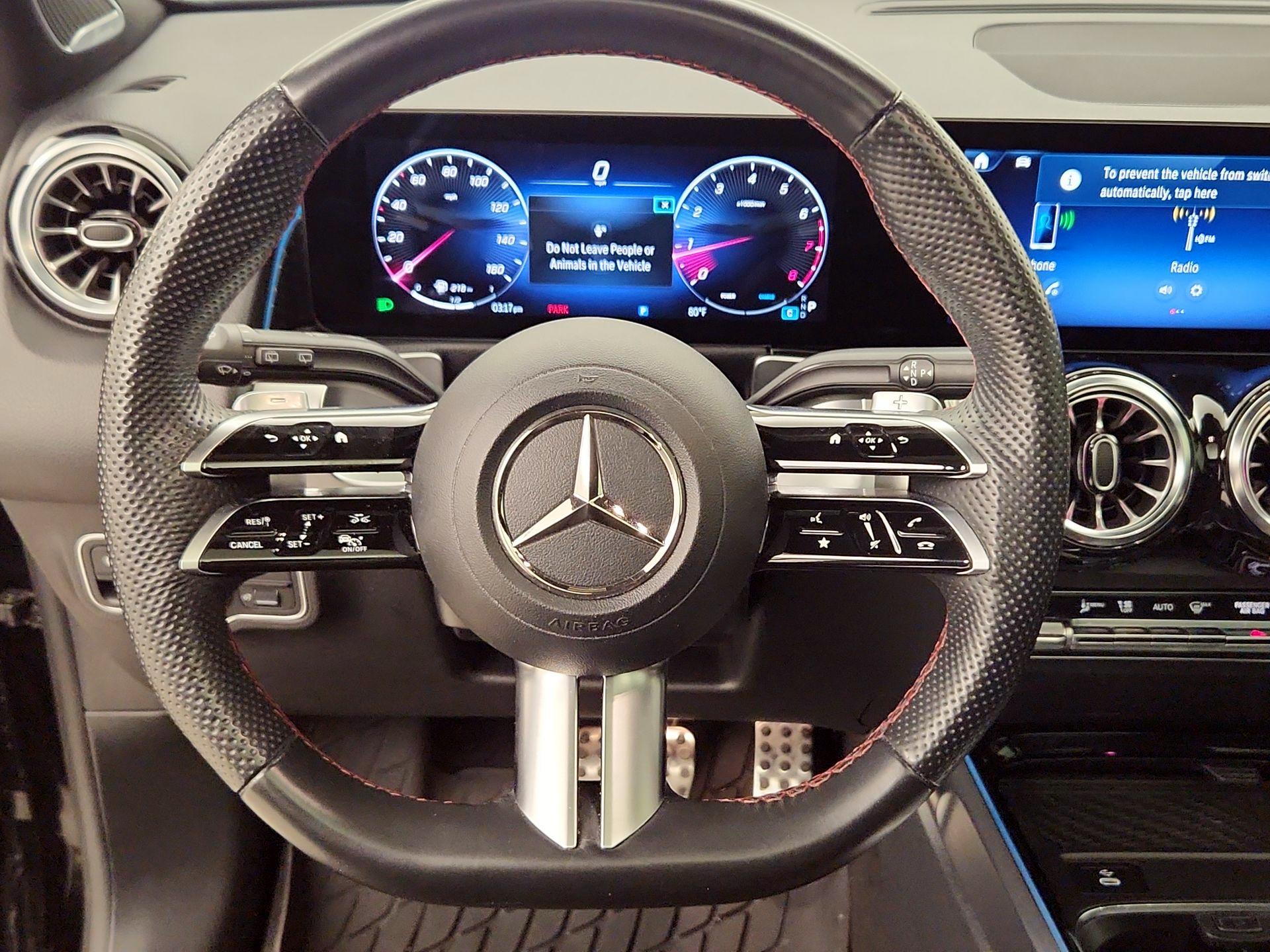 Thumbnail: 2024 Mercedes-Benz GLB - 10