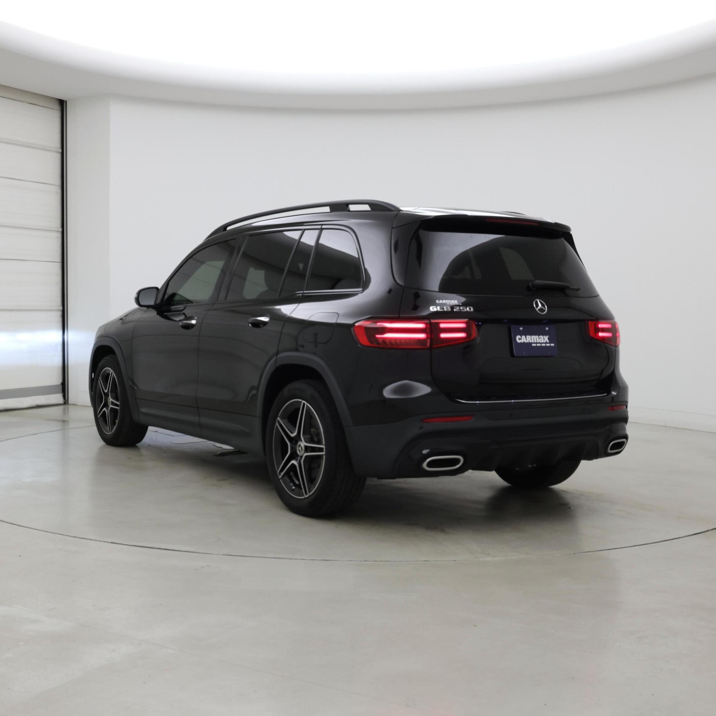 Thumbnail: 2024 Mercedes-Benz GLB - 2