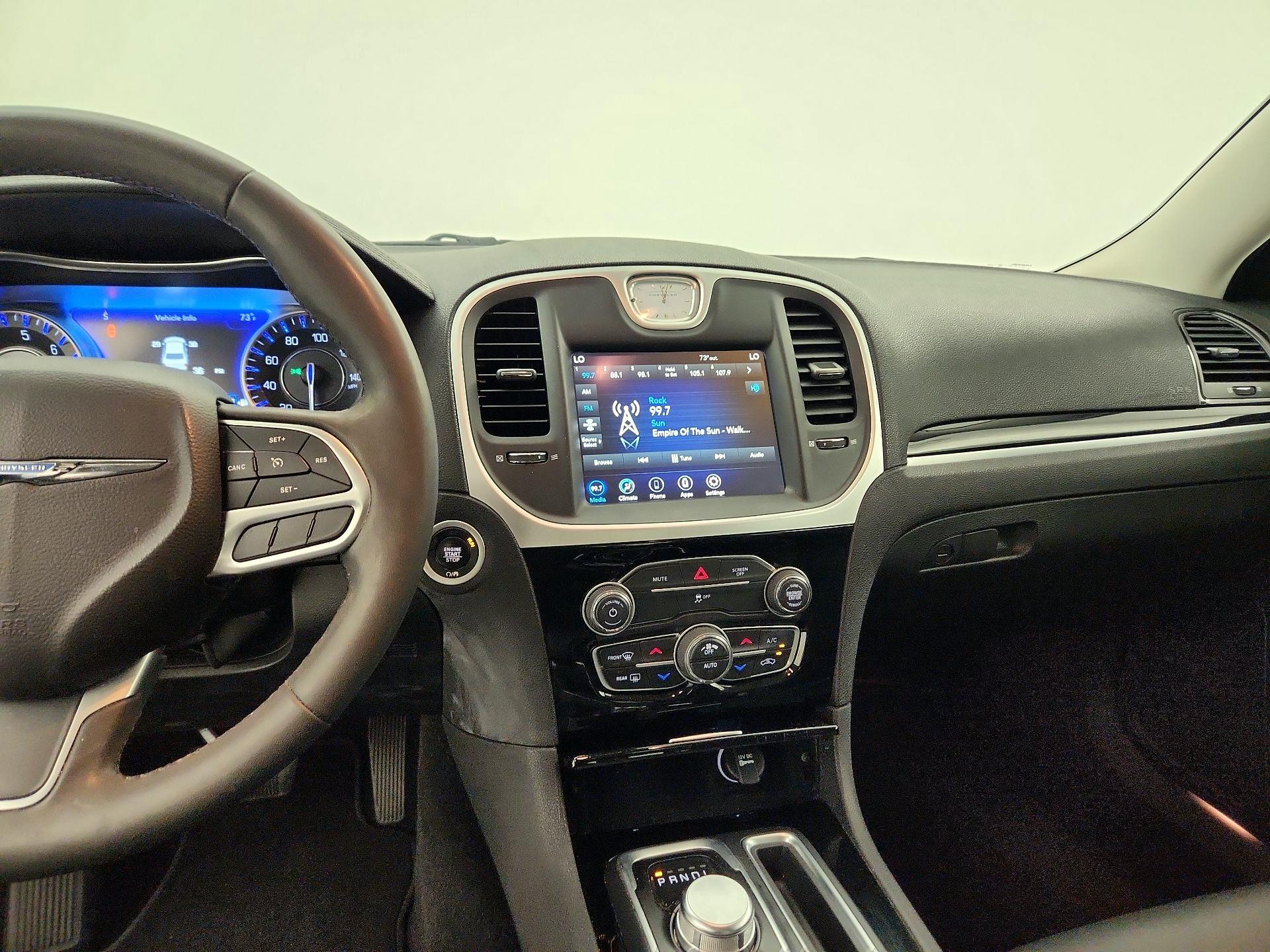 Thumbnail: 2023 Chrysler 300 - 9