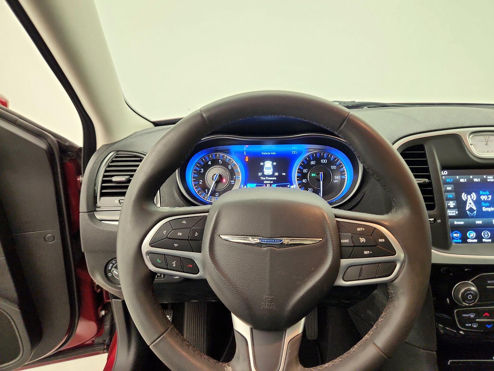 Thumbnail: 2023 Chrysler 300 - 10
