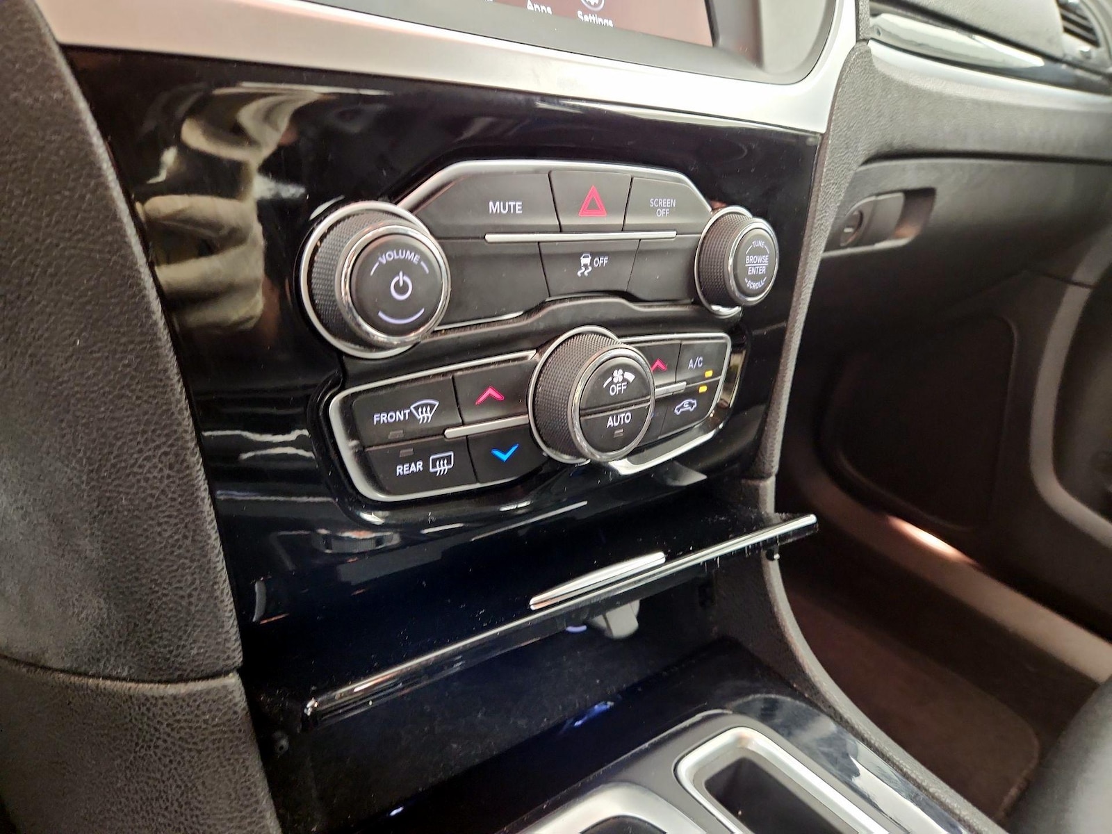 2023 Chrysler 300 Touring - Photo 17
