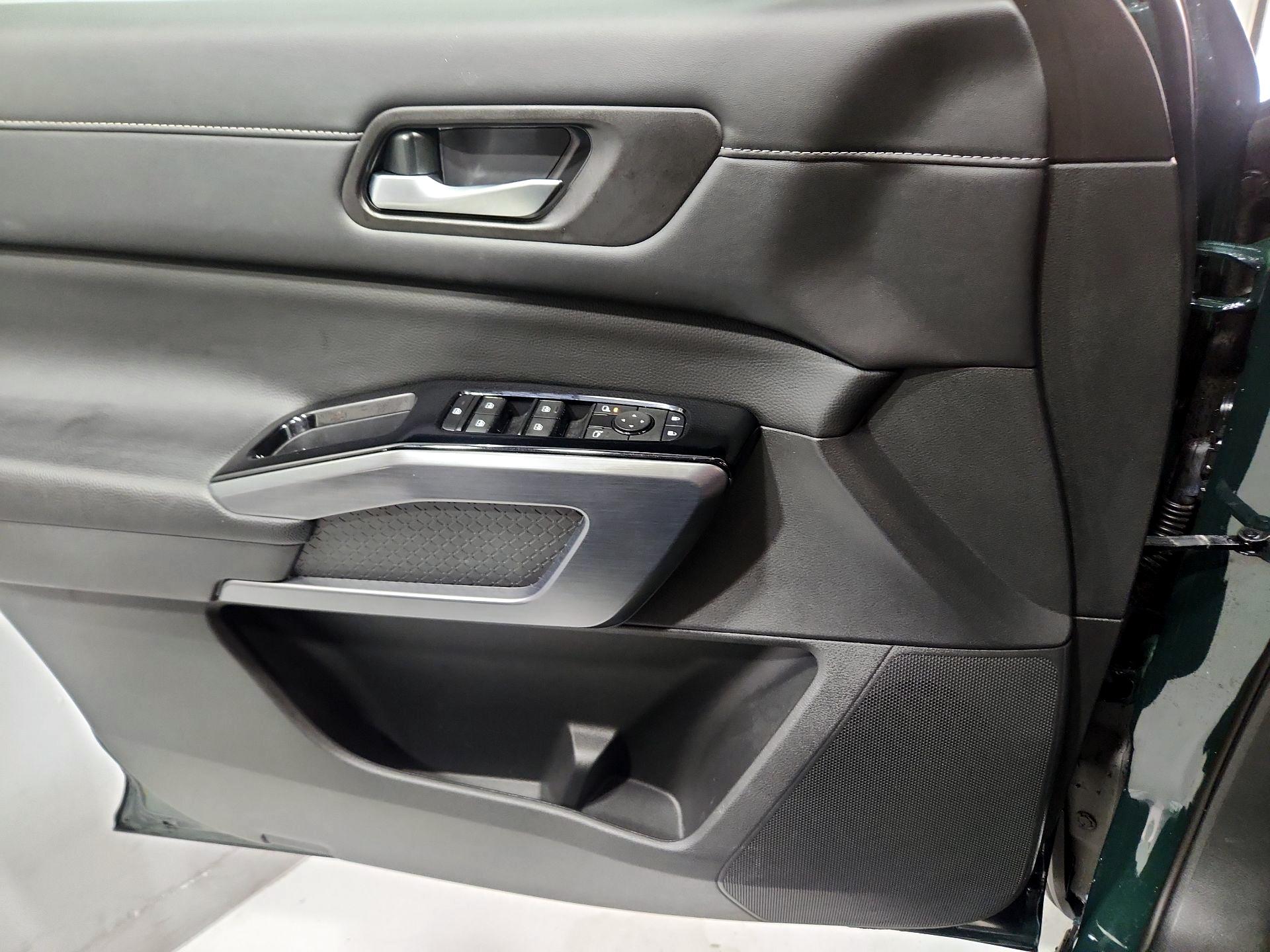 Thumbnail: 2024 Nissan Pathfinder - 12