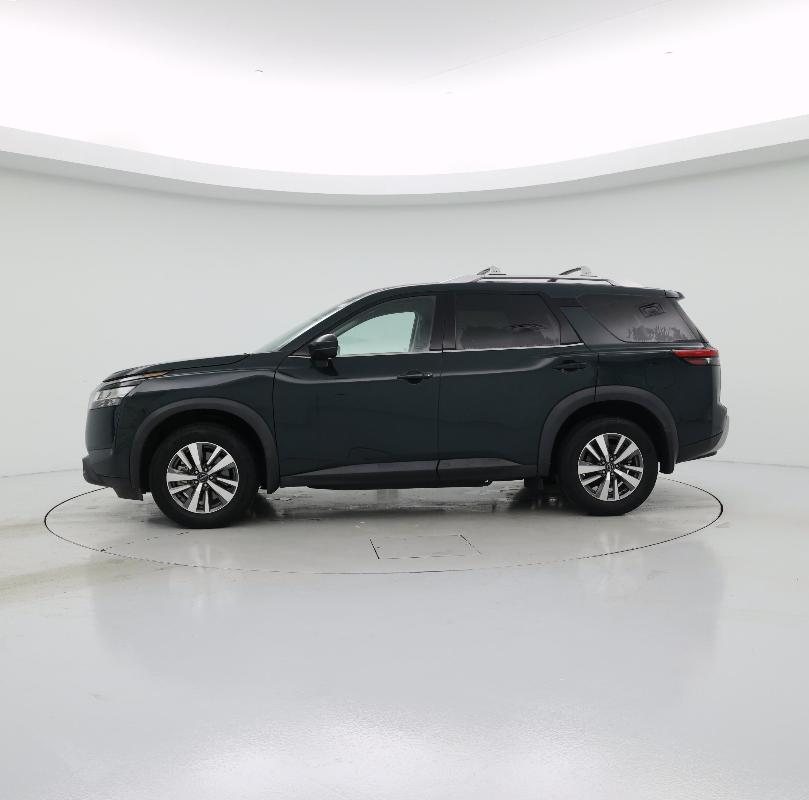 Thumbnail: 2024 Nissan Pathfinder - 3