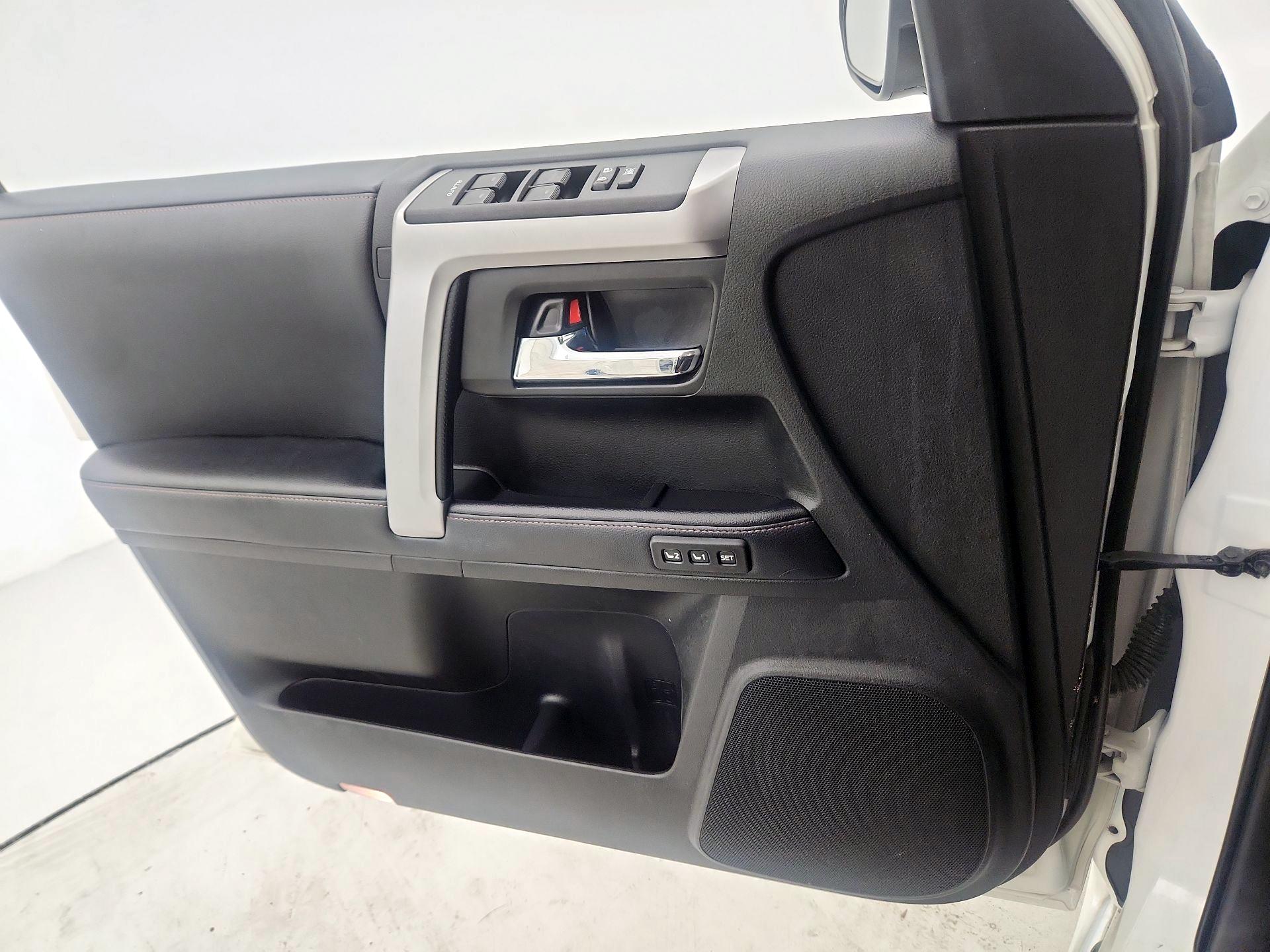 Thumbnail: 2018 Toyota 4Runner - 12