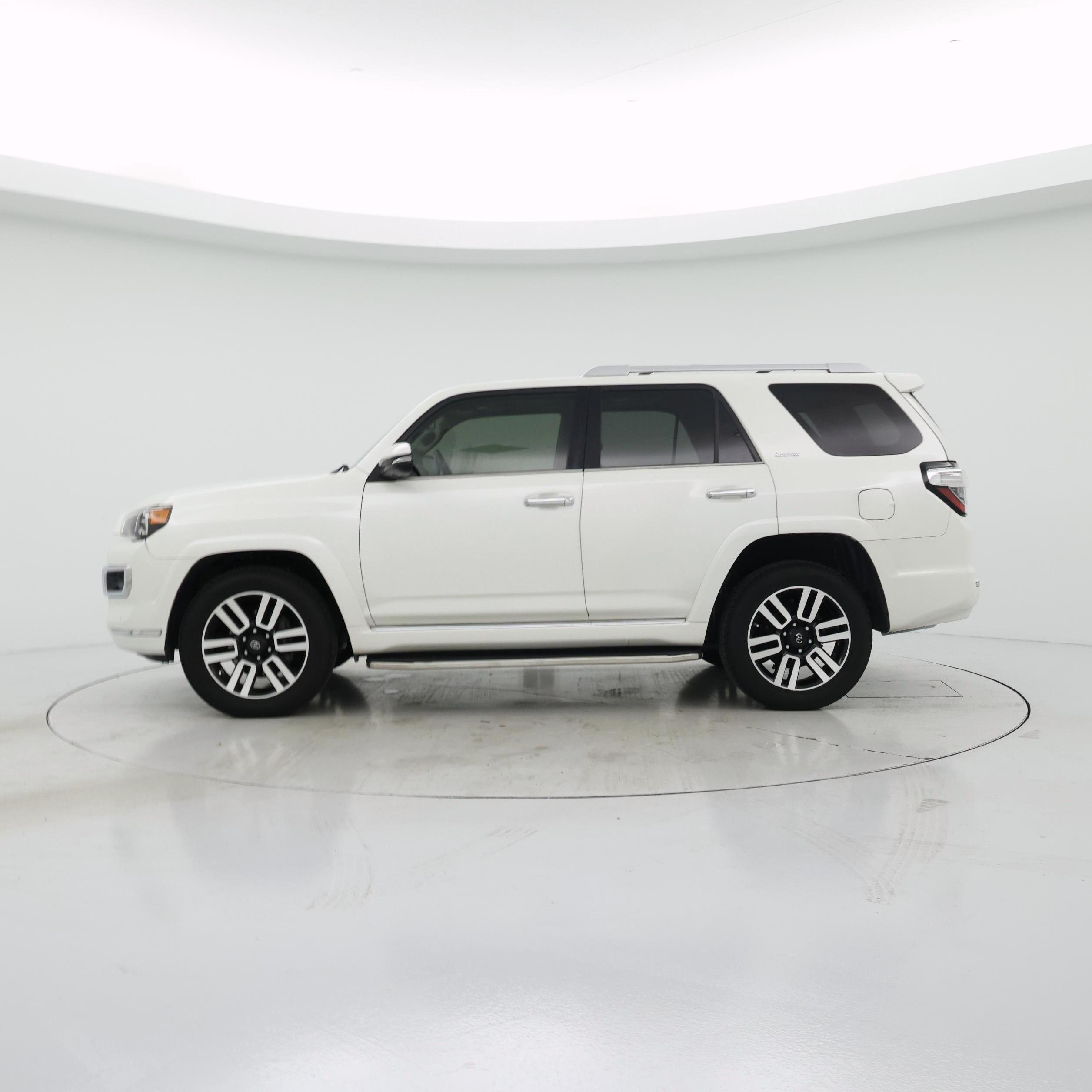 Thumbnail: 2018 Toyota 4Runner - 3