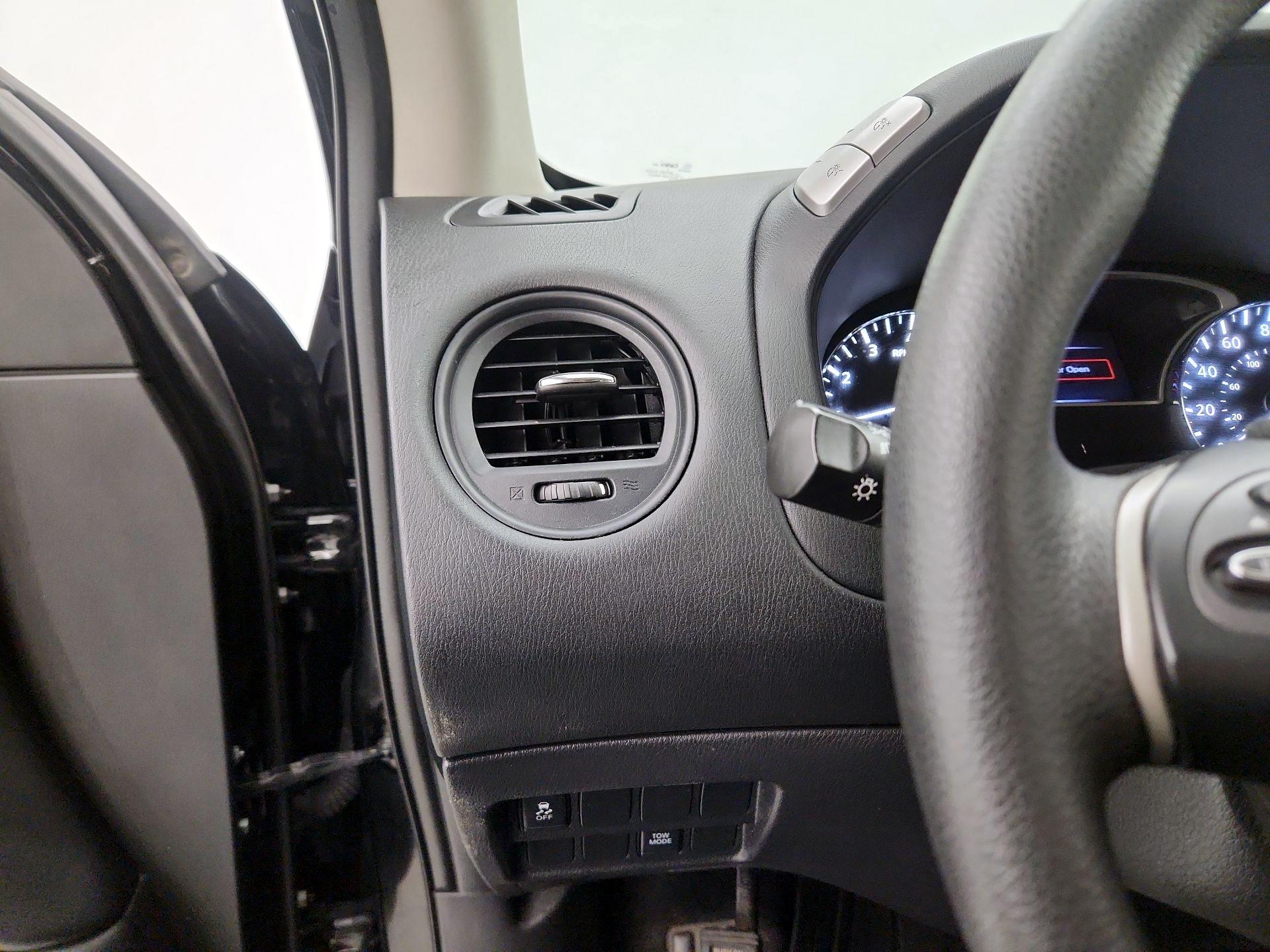 Thumbnail: 2020 Nissan Pathfinder - 13