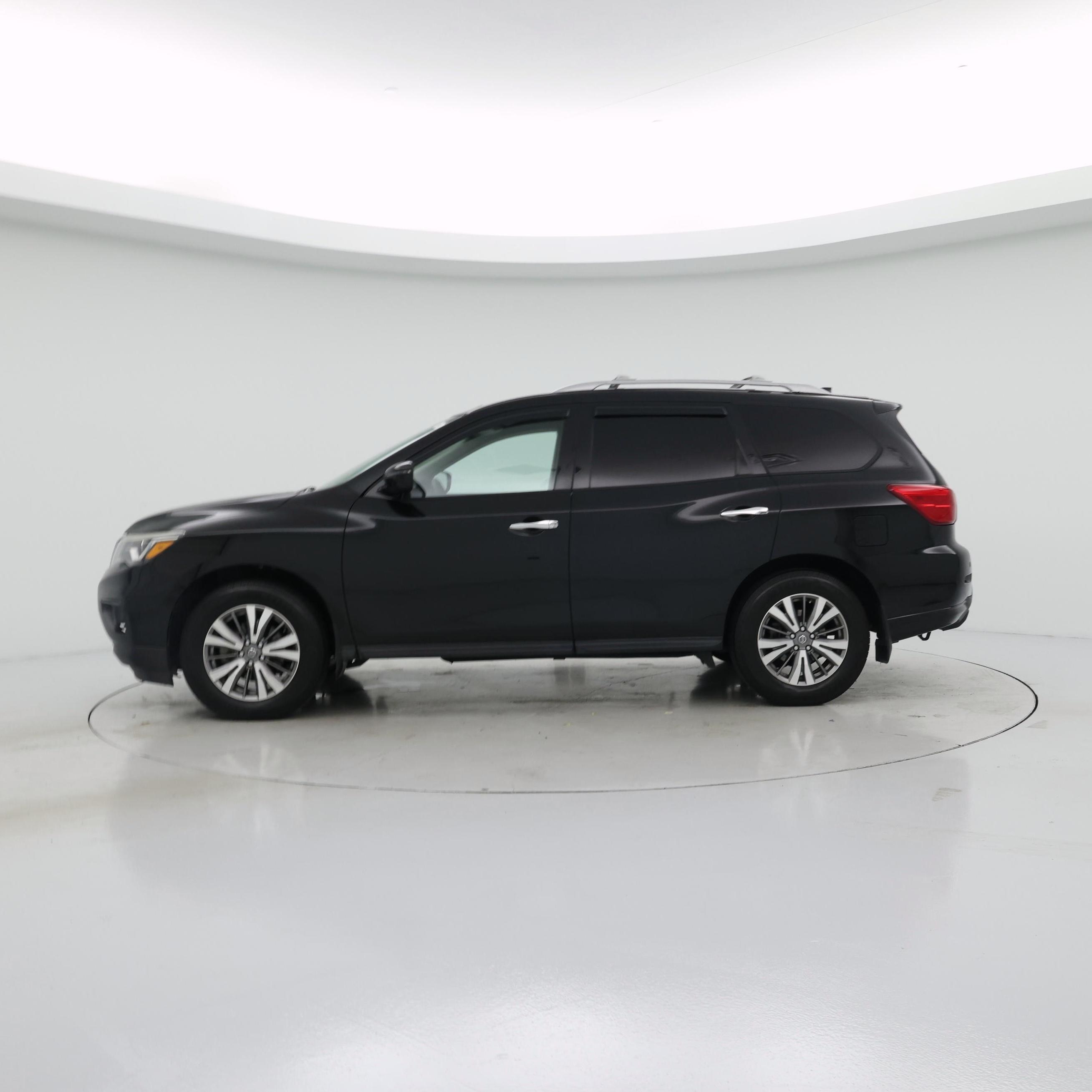 Thumbnail: 2020 Nissan Pathfinder - 3