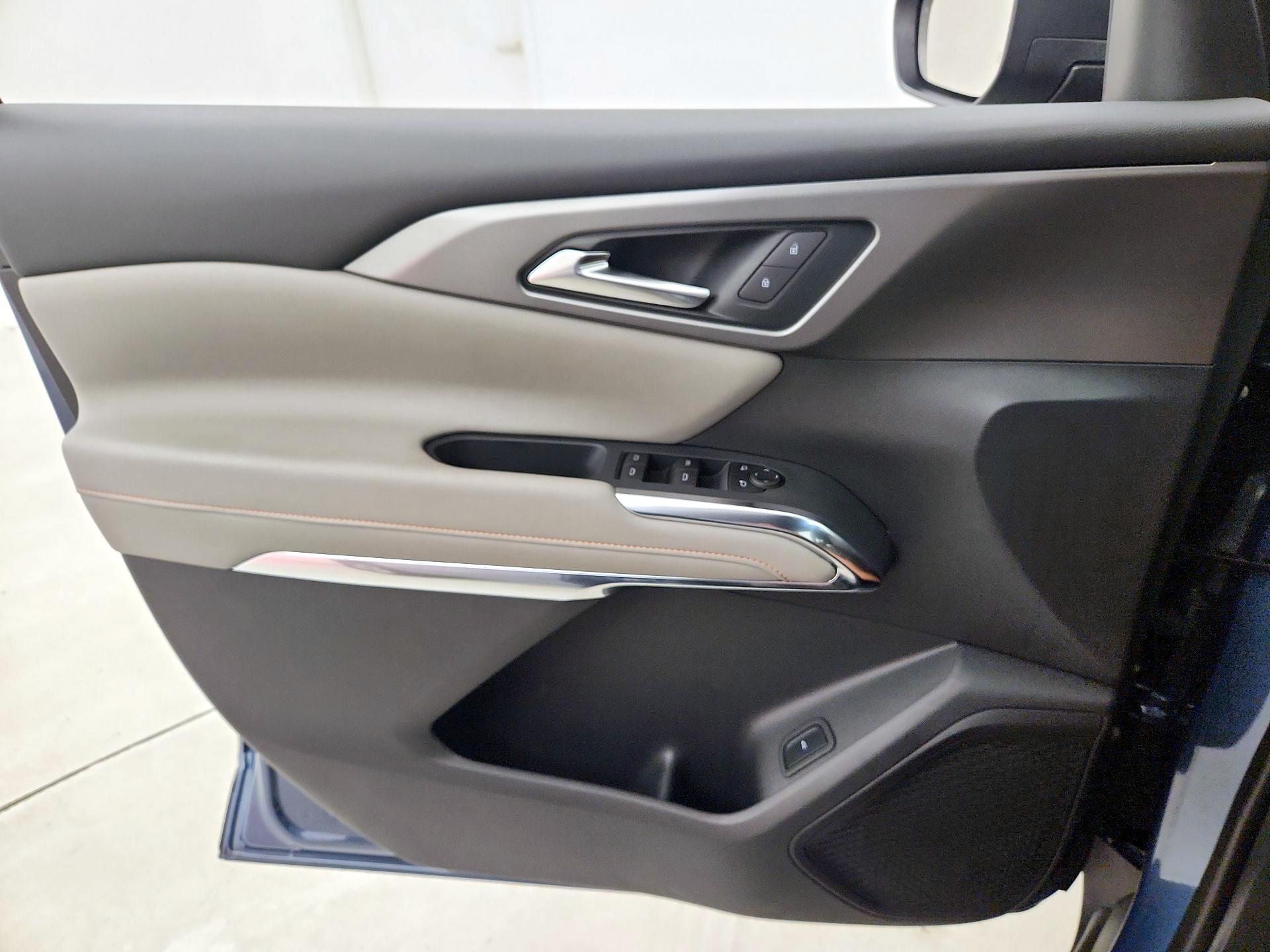 Thumbnail: 2025 Chevrolet Traverse - 12