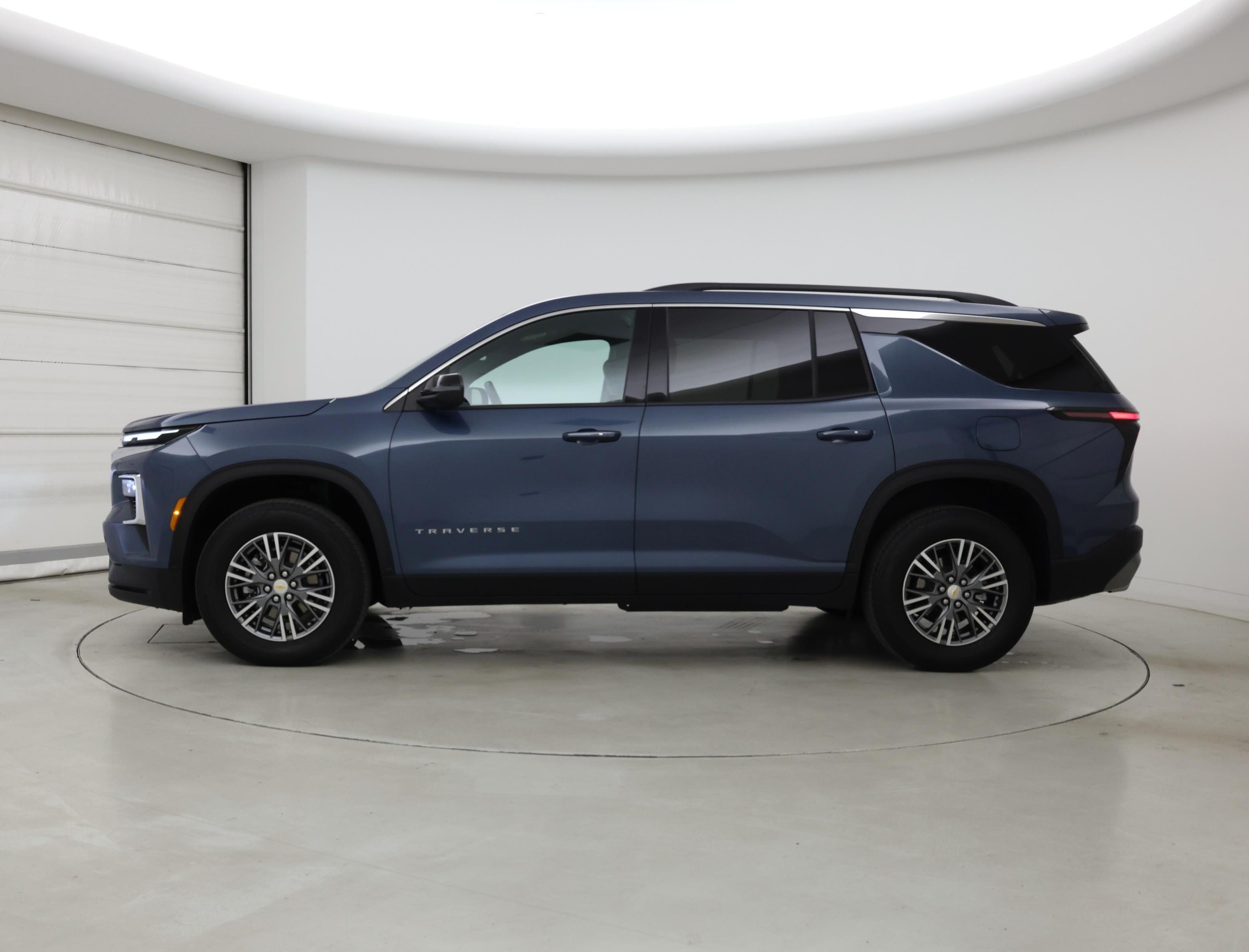 Thumbnail: 2025 Chevrolet Traverse - 3