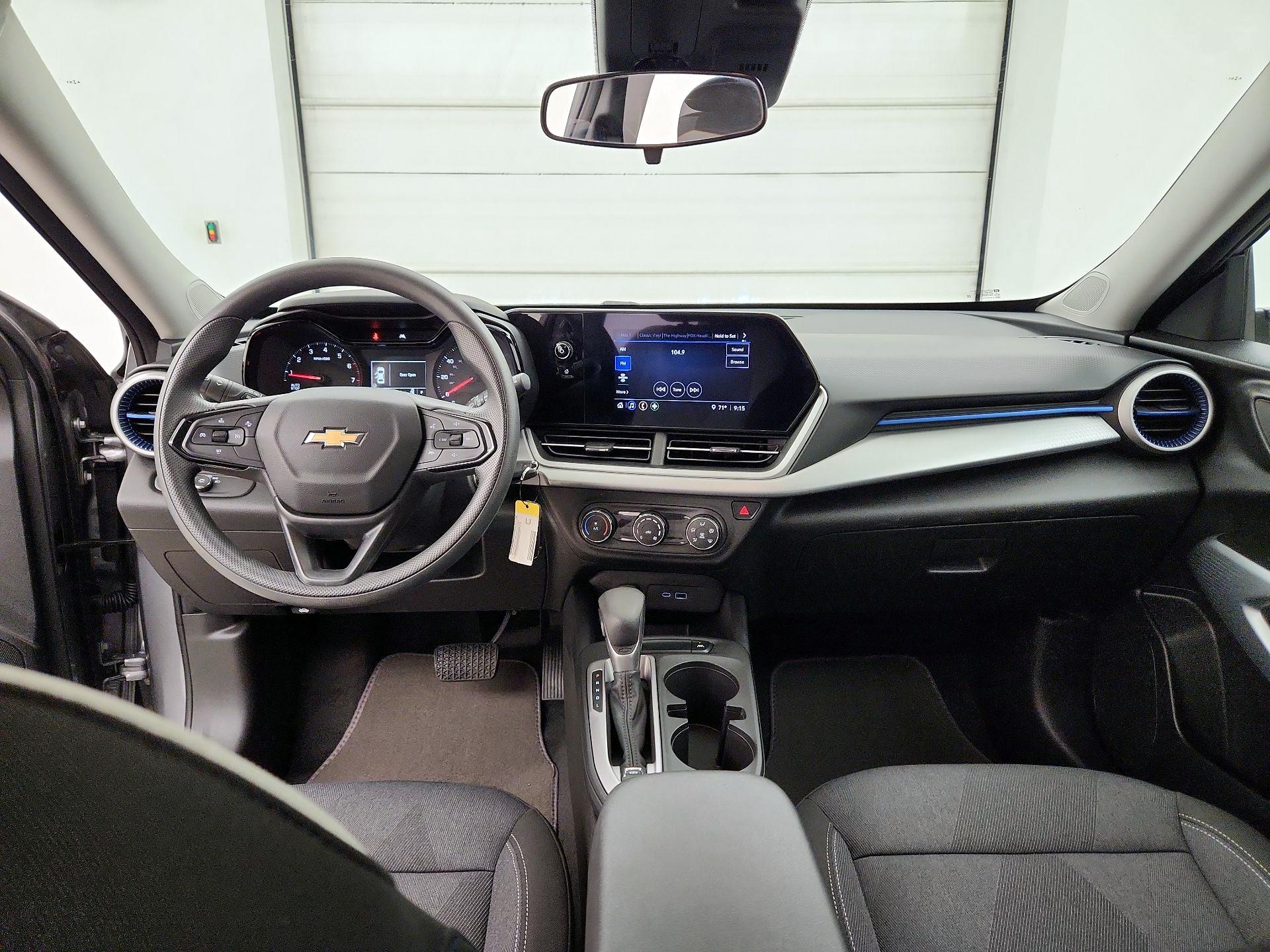 Thumbnail: 2025 Chevrolet Trax - 9