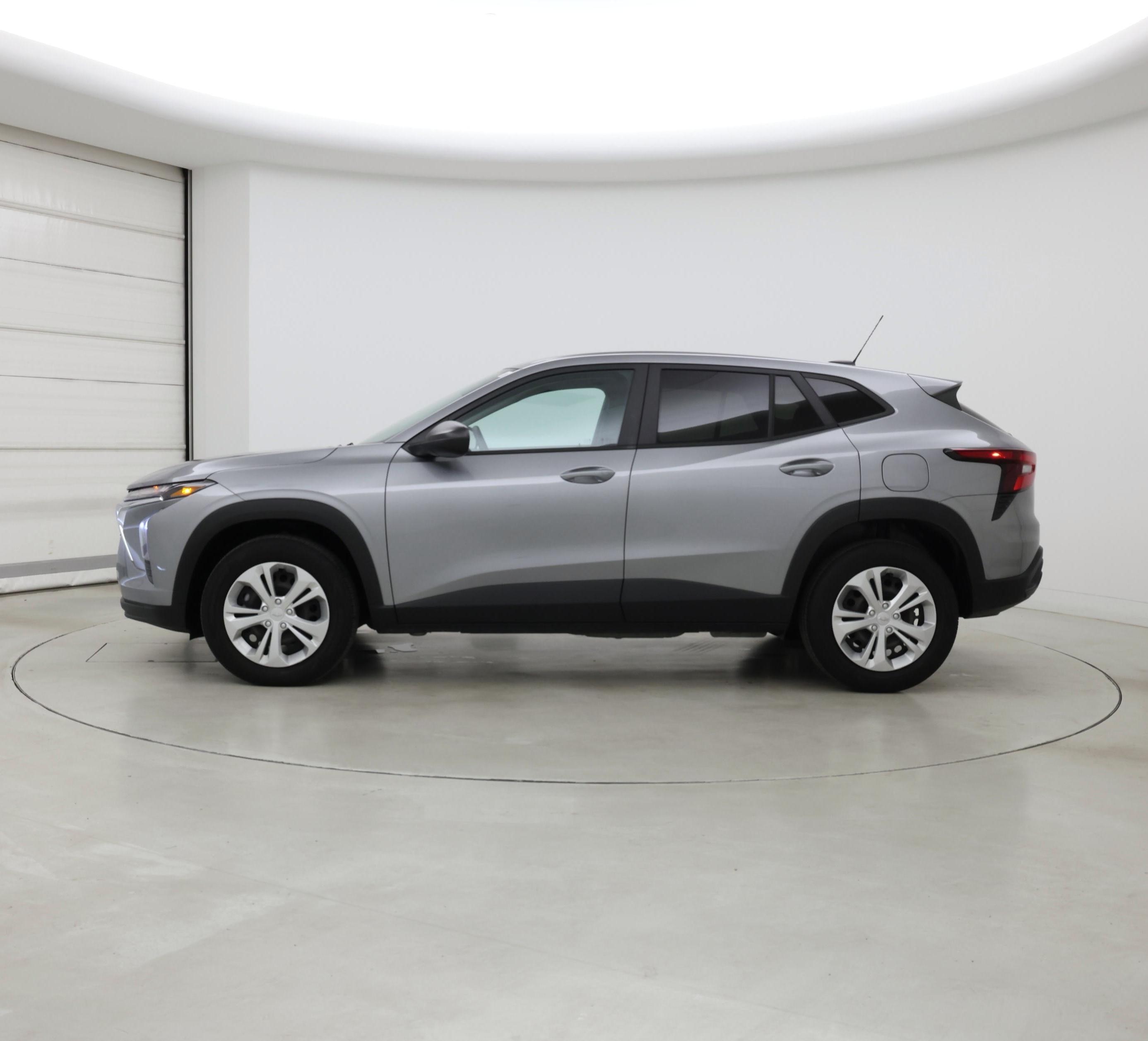 Thumbnail: 2025 Chevrolet Trax - 3