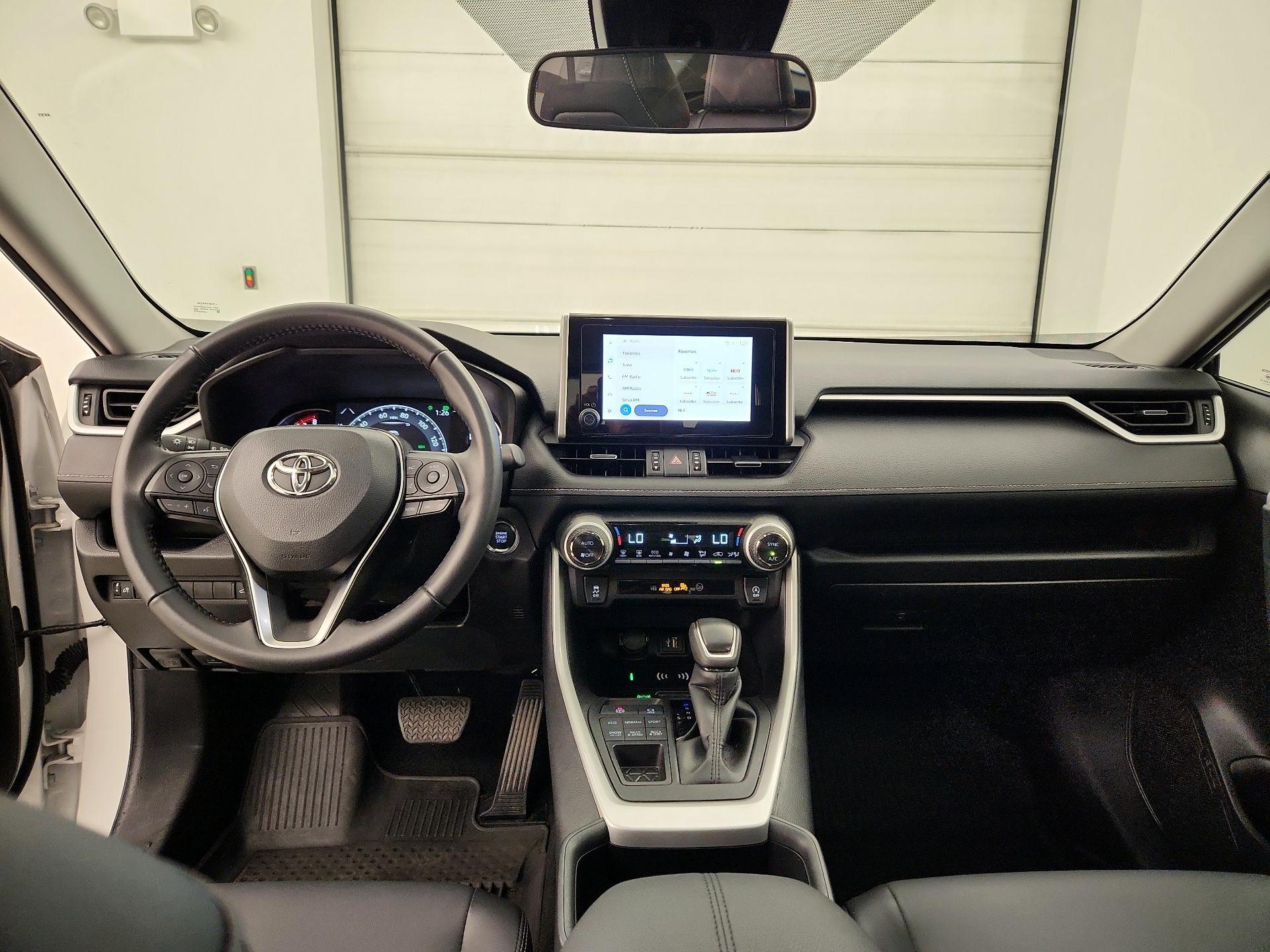 Thumbnail: 2025 Toyota RAV4 - 9