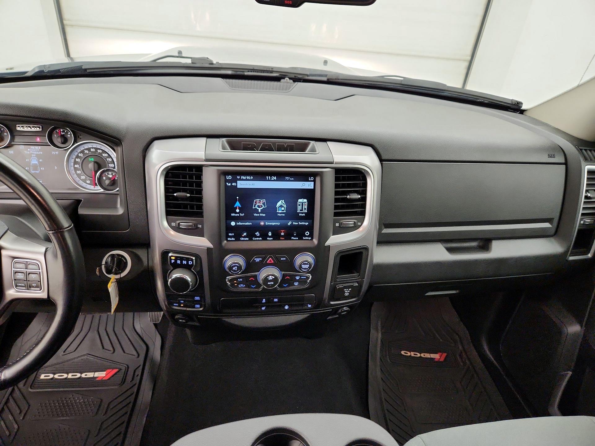 Thumbnail: 2023 RAM 1500 Classic - 9