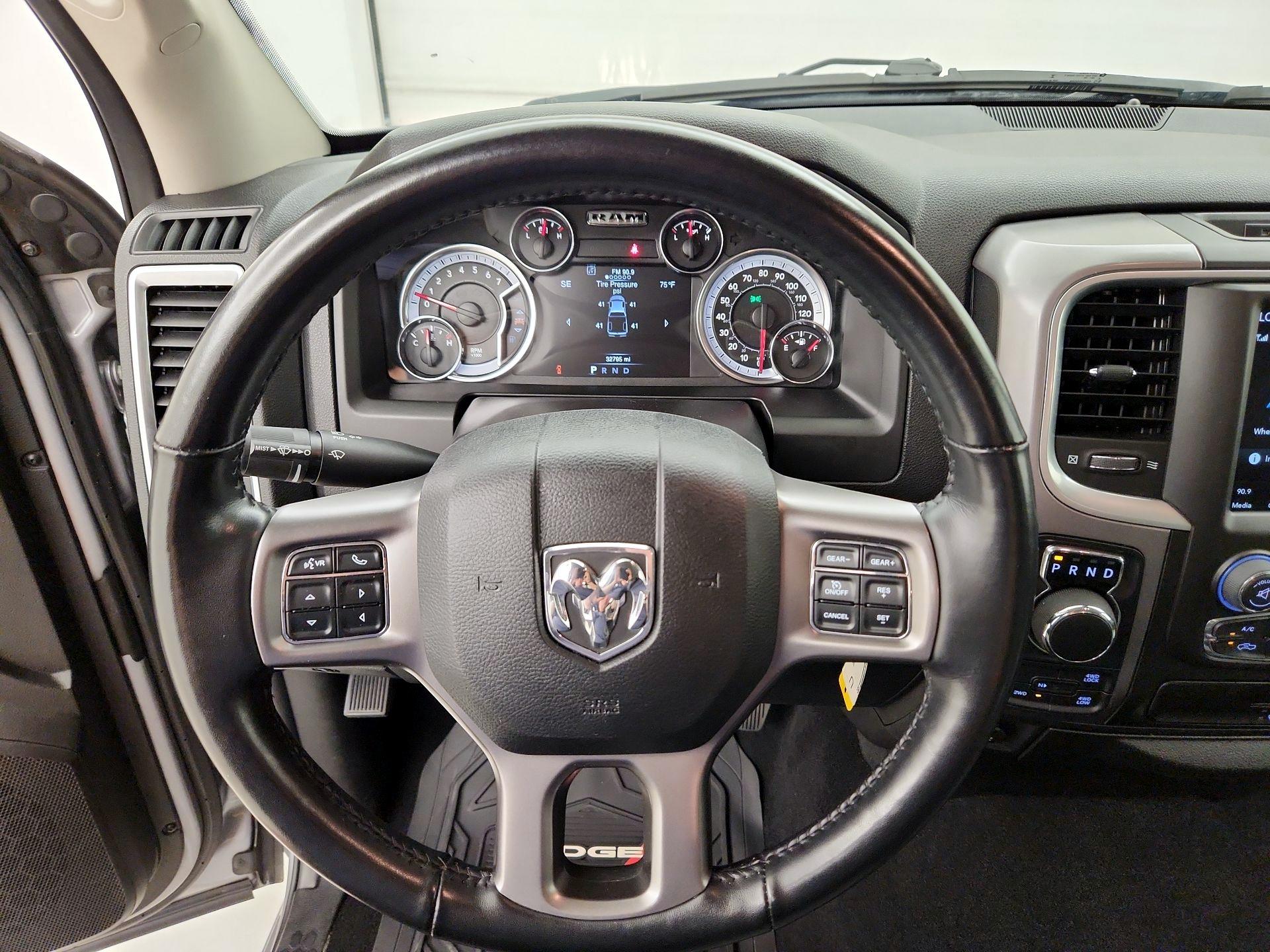 Thumbnail: 2023 RAM 1500 Classic - 10