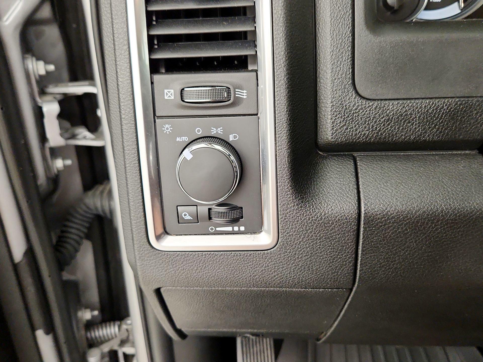 Thumbnail: 2023 RAM 1500 Classic - 13