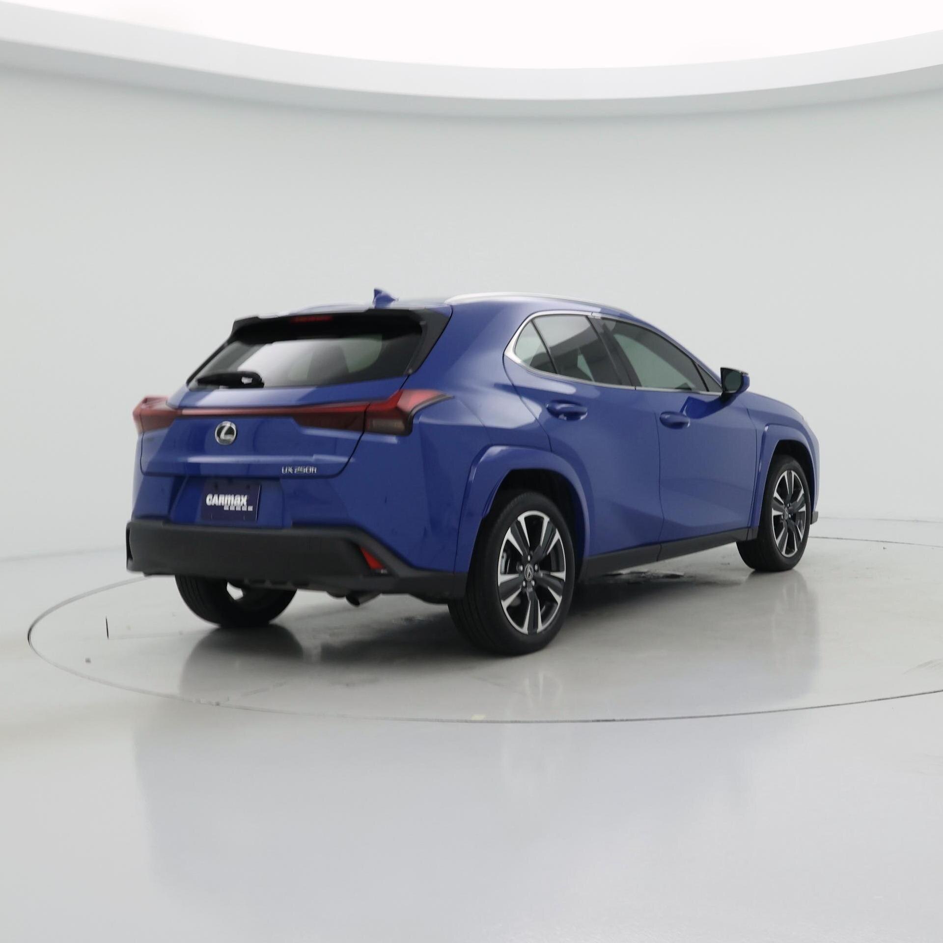 Thumbnail: 2024 Lexus UX - 8