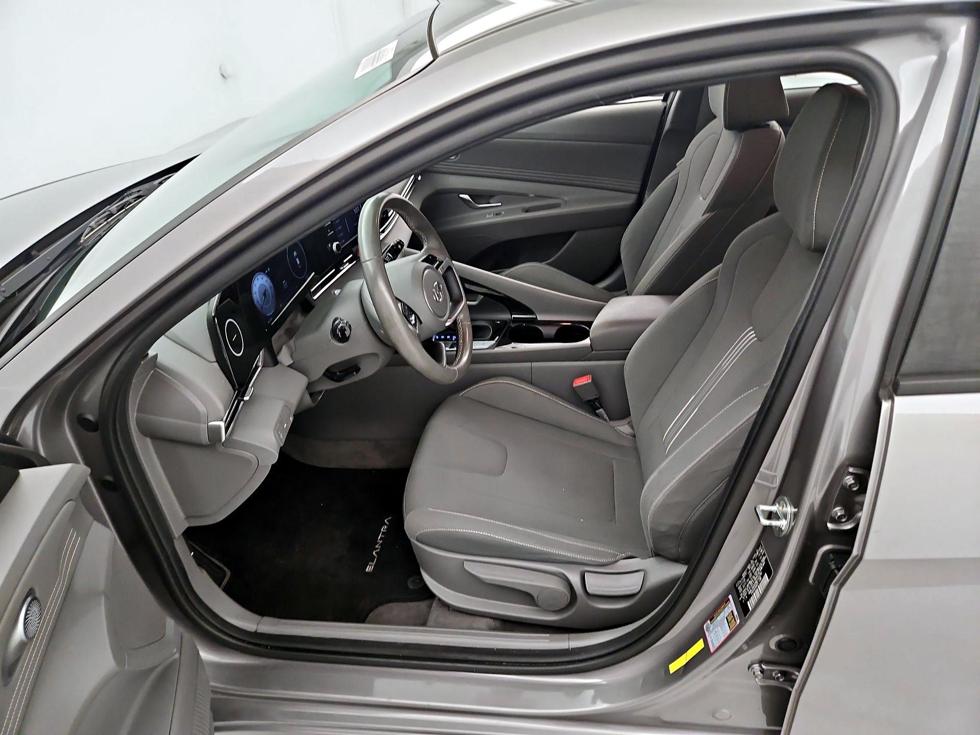 Thumbnail: 2021 Hyundai Elantra - 11