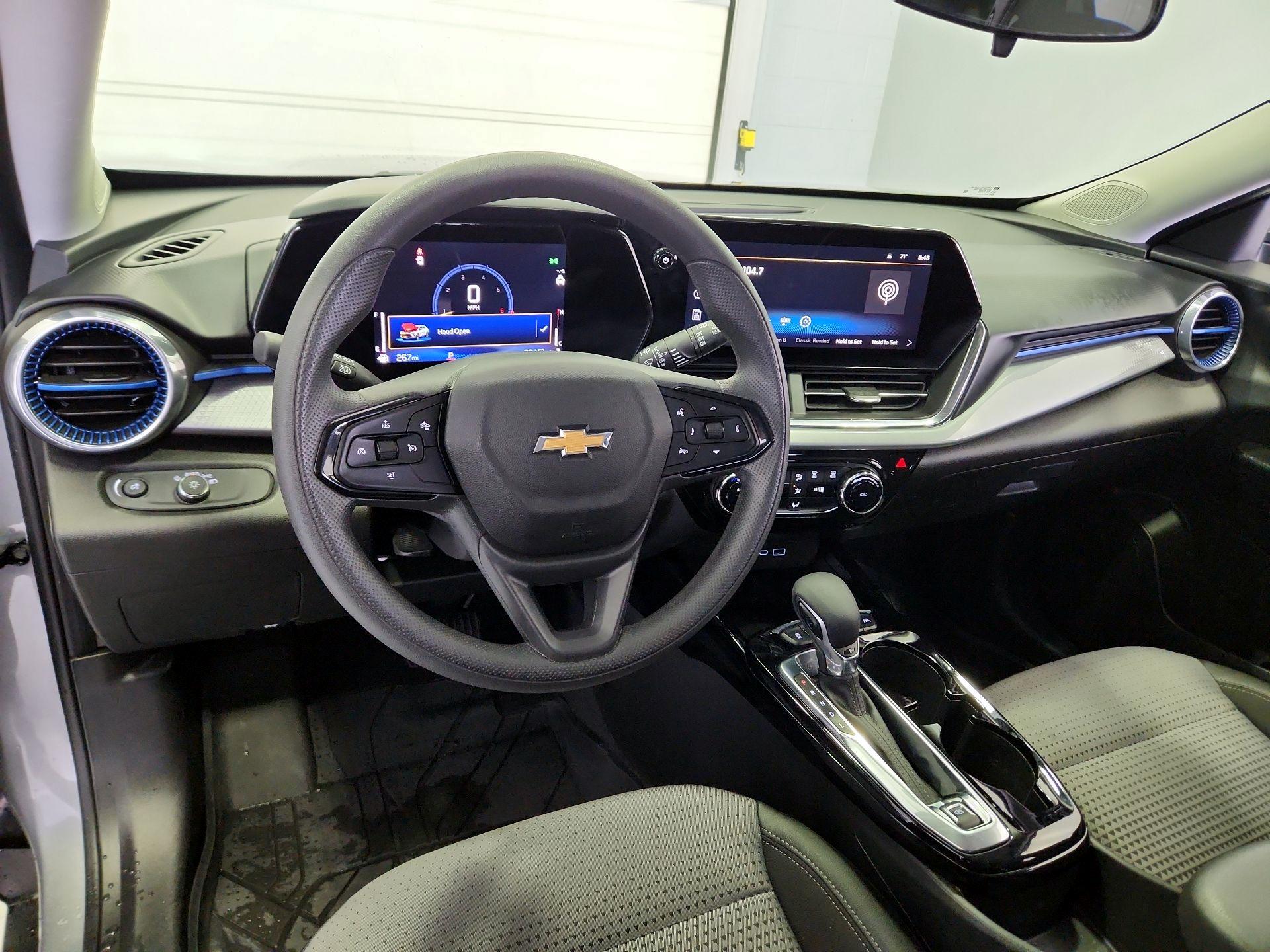 Thumbnail: 2025 Chevrolet Trax - 9